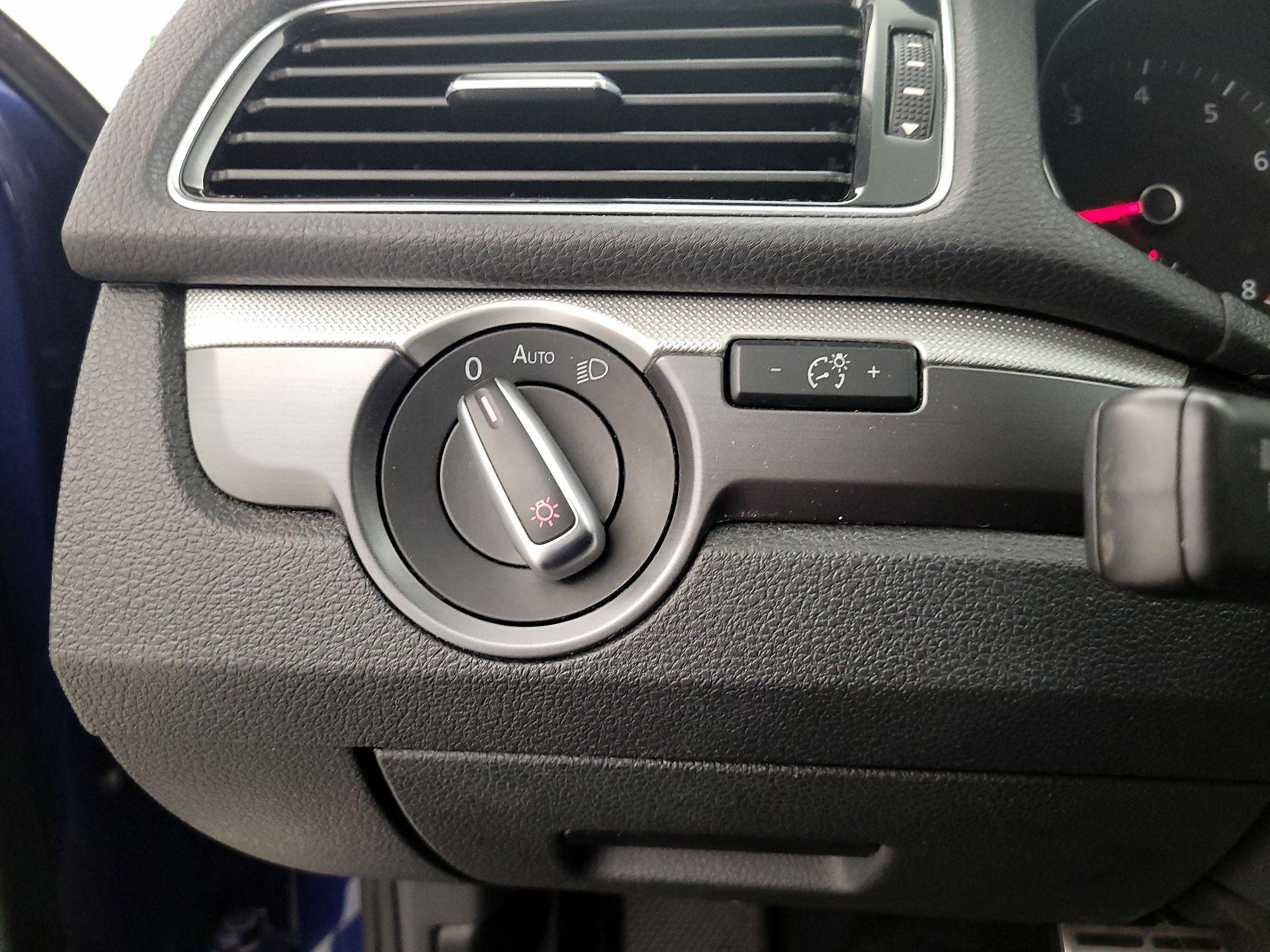 Thumbnail: 2017 Volkswagen Passat - 13