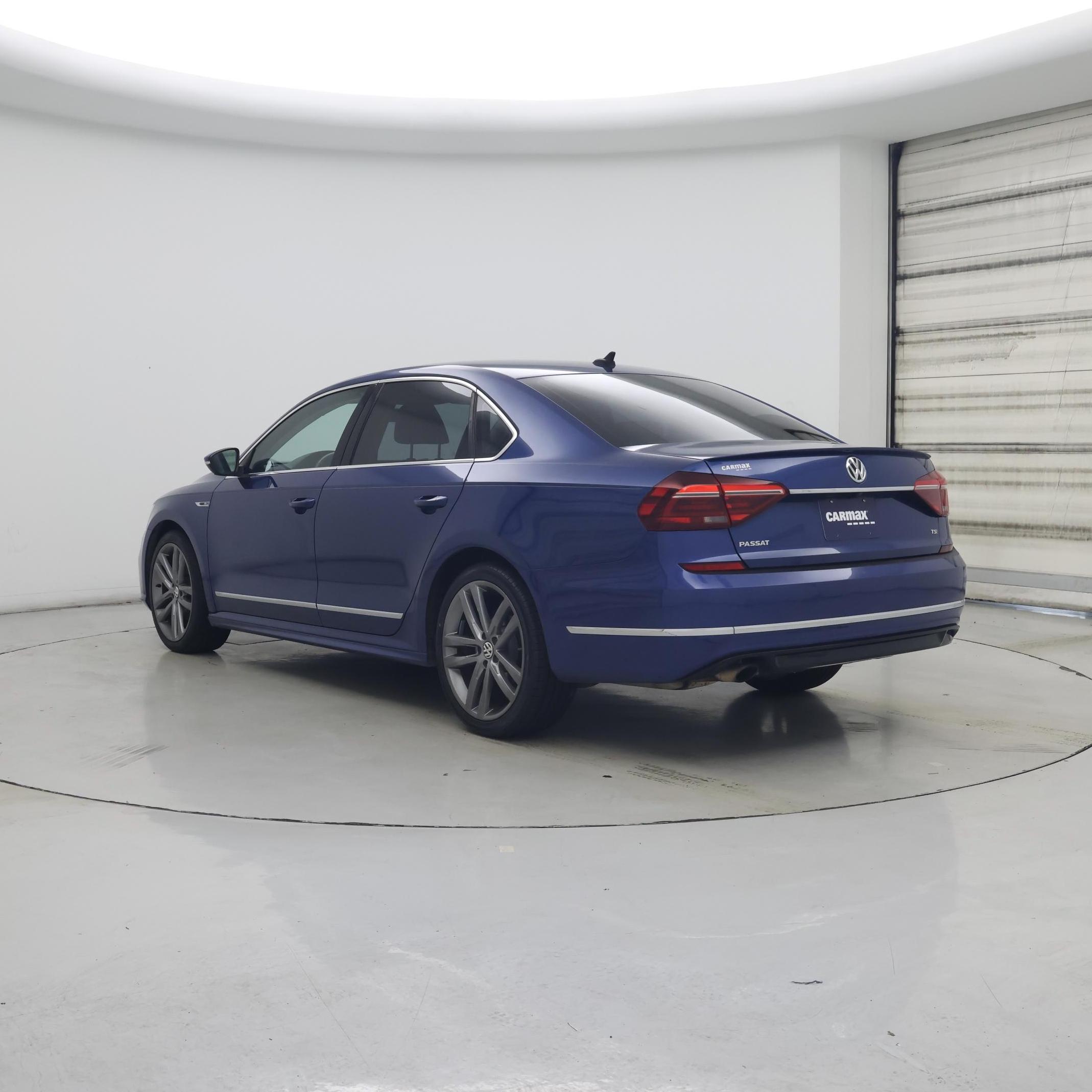 Thumbnail: 2017 Volkswagen Passat - 2