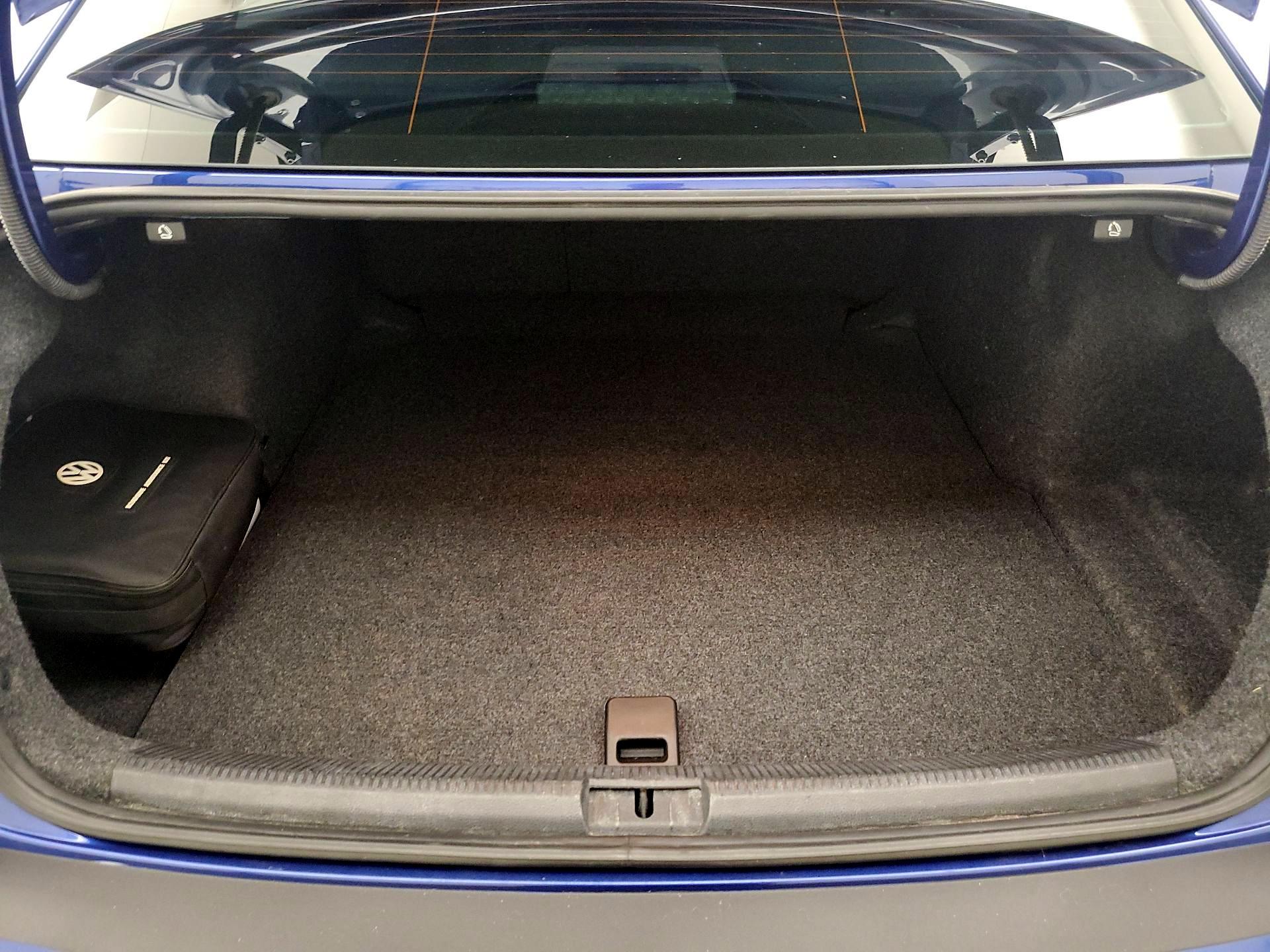 Thumbnail: 2017 Volkswagen Passat - 20