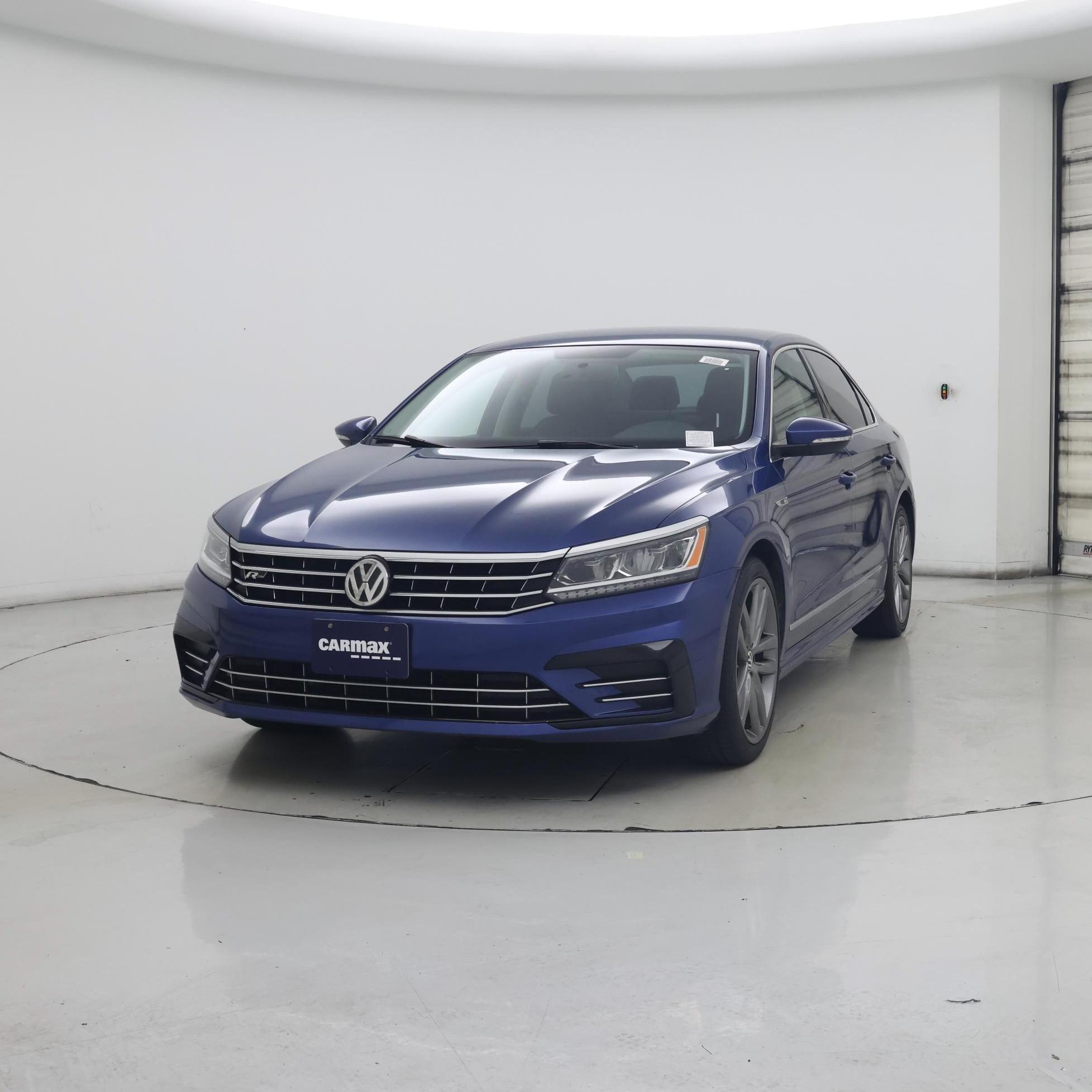 Thumbnail: 2017 Volkswagen Passat - 4