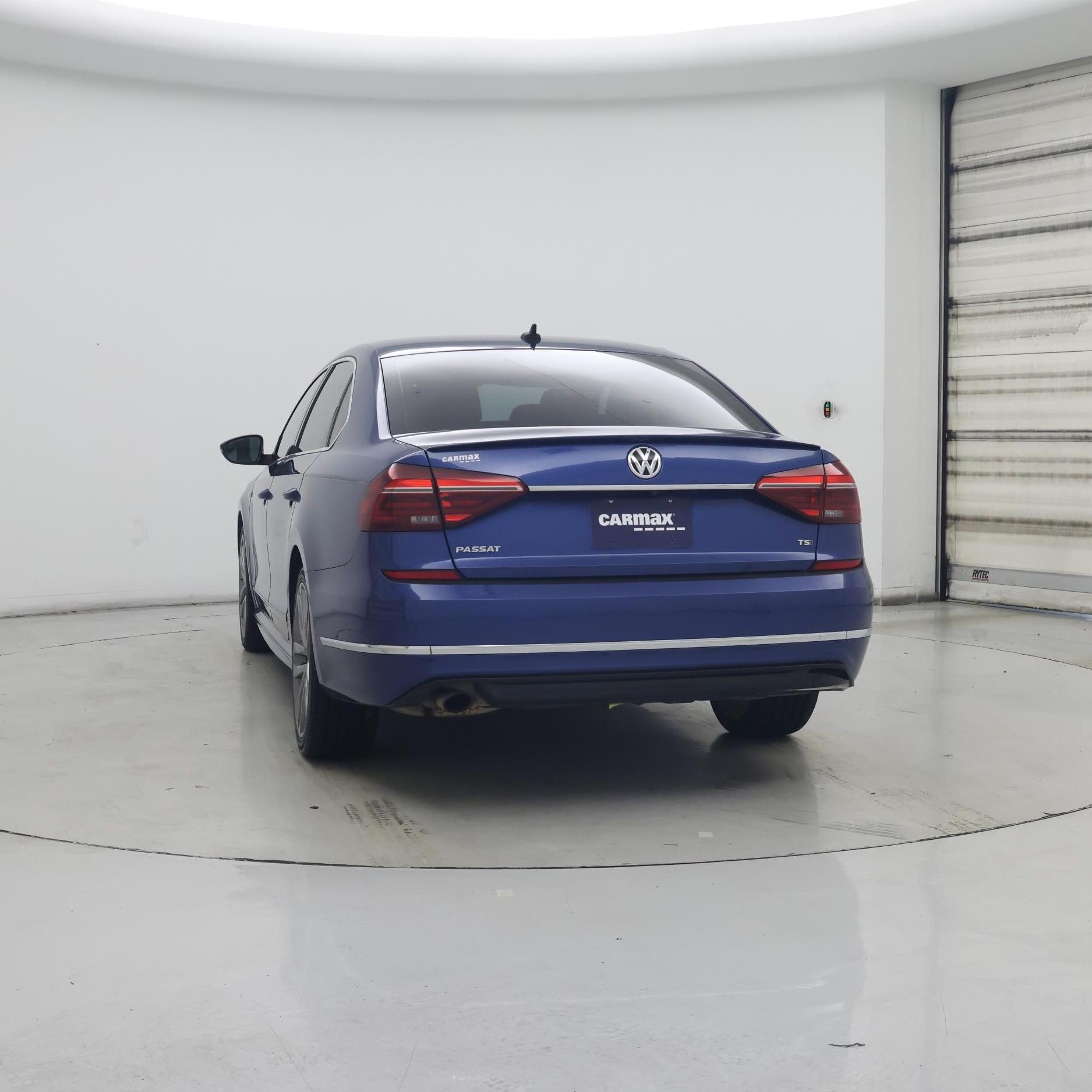 Thumbnail: 2017 Volkswagen Passat - 6