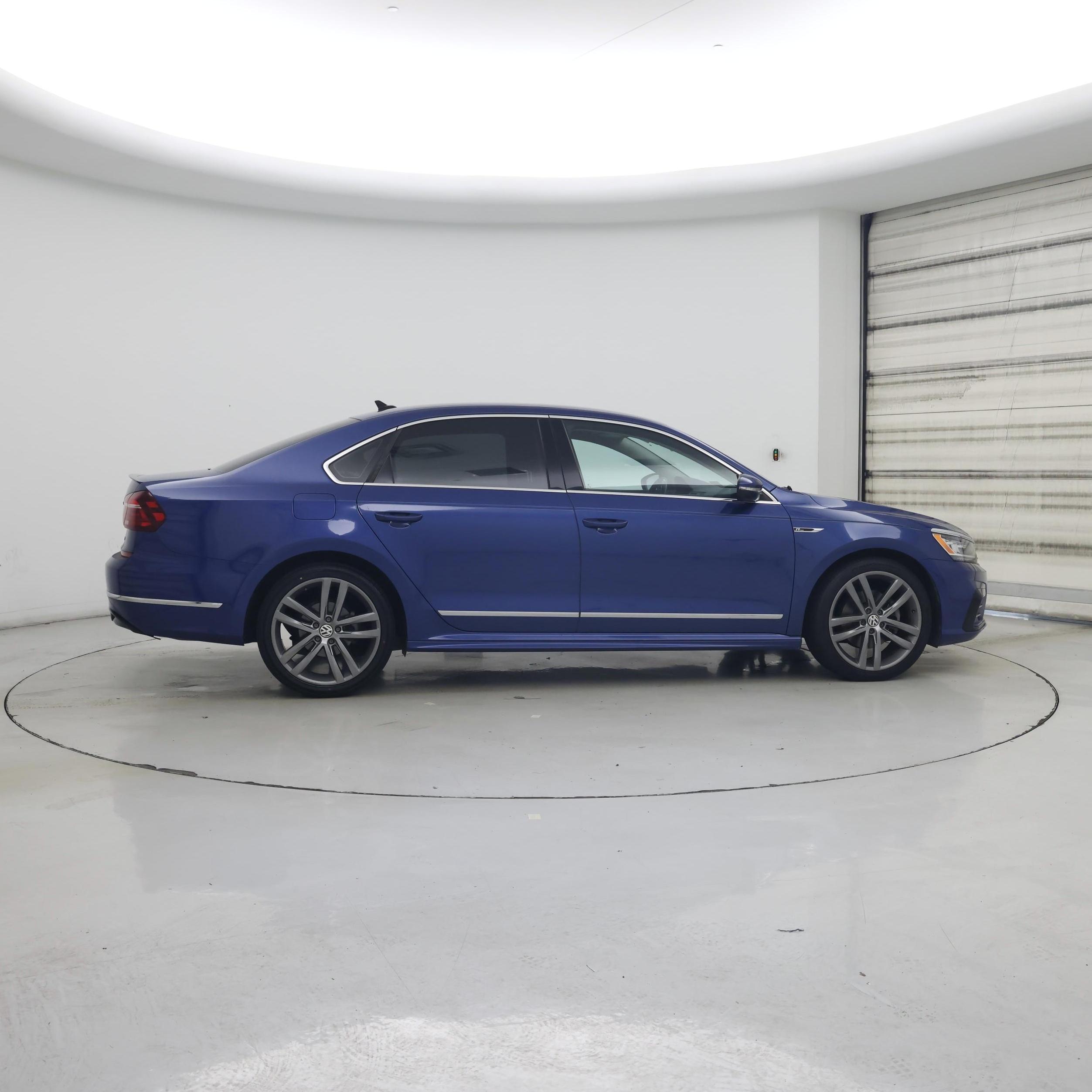 Thumbnail: 2017 Volkswagen Passat - 7