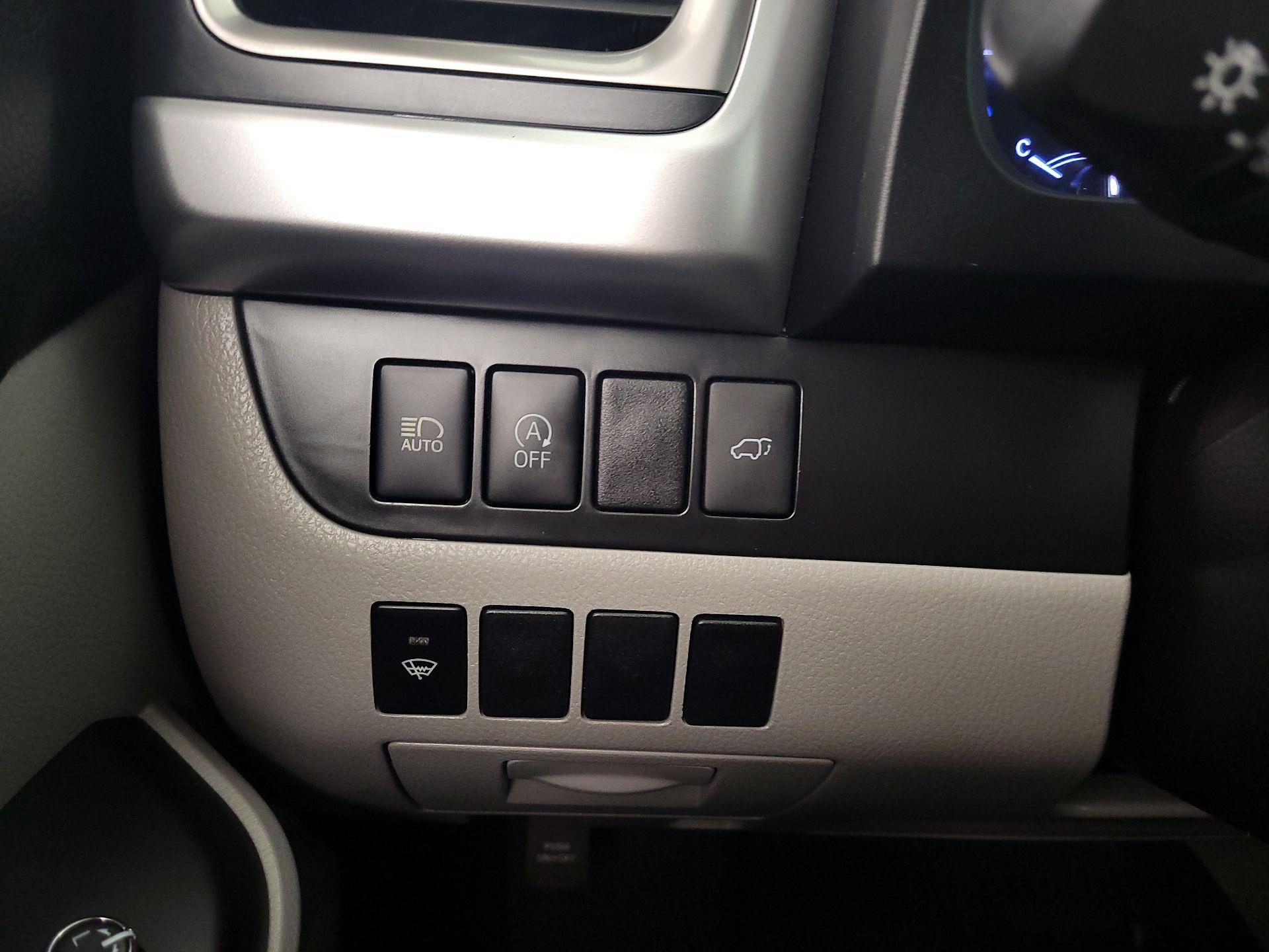 Thumbnail: 2019 Toyota Highlander - 13