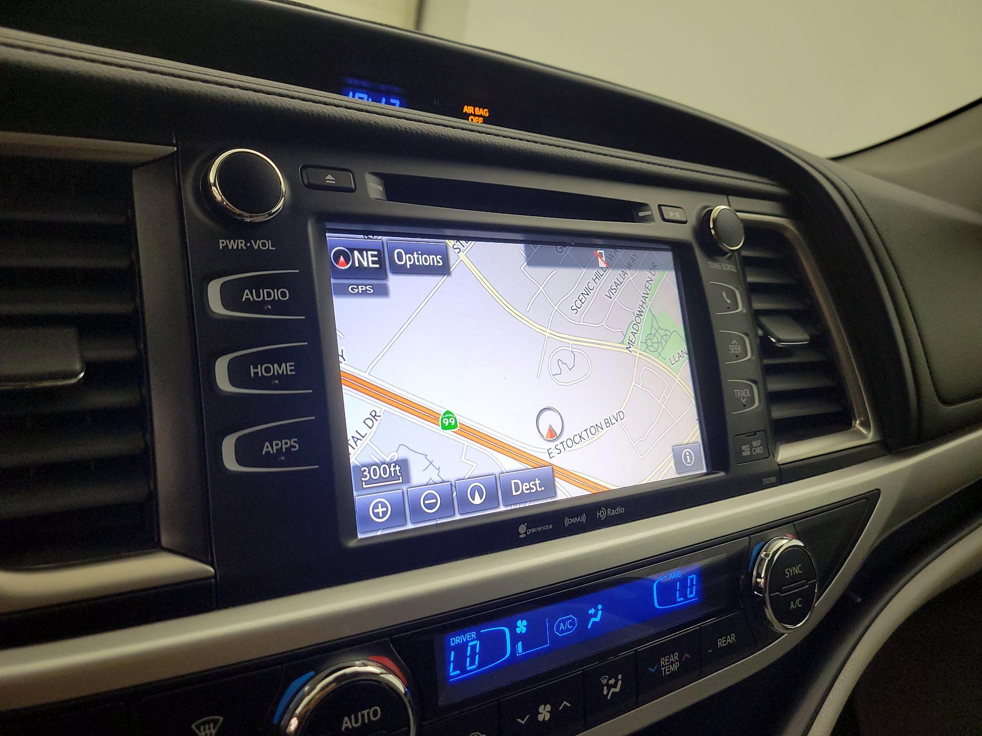 Thumbnail: 2019 Toyota Highlander - 14