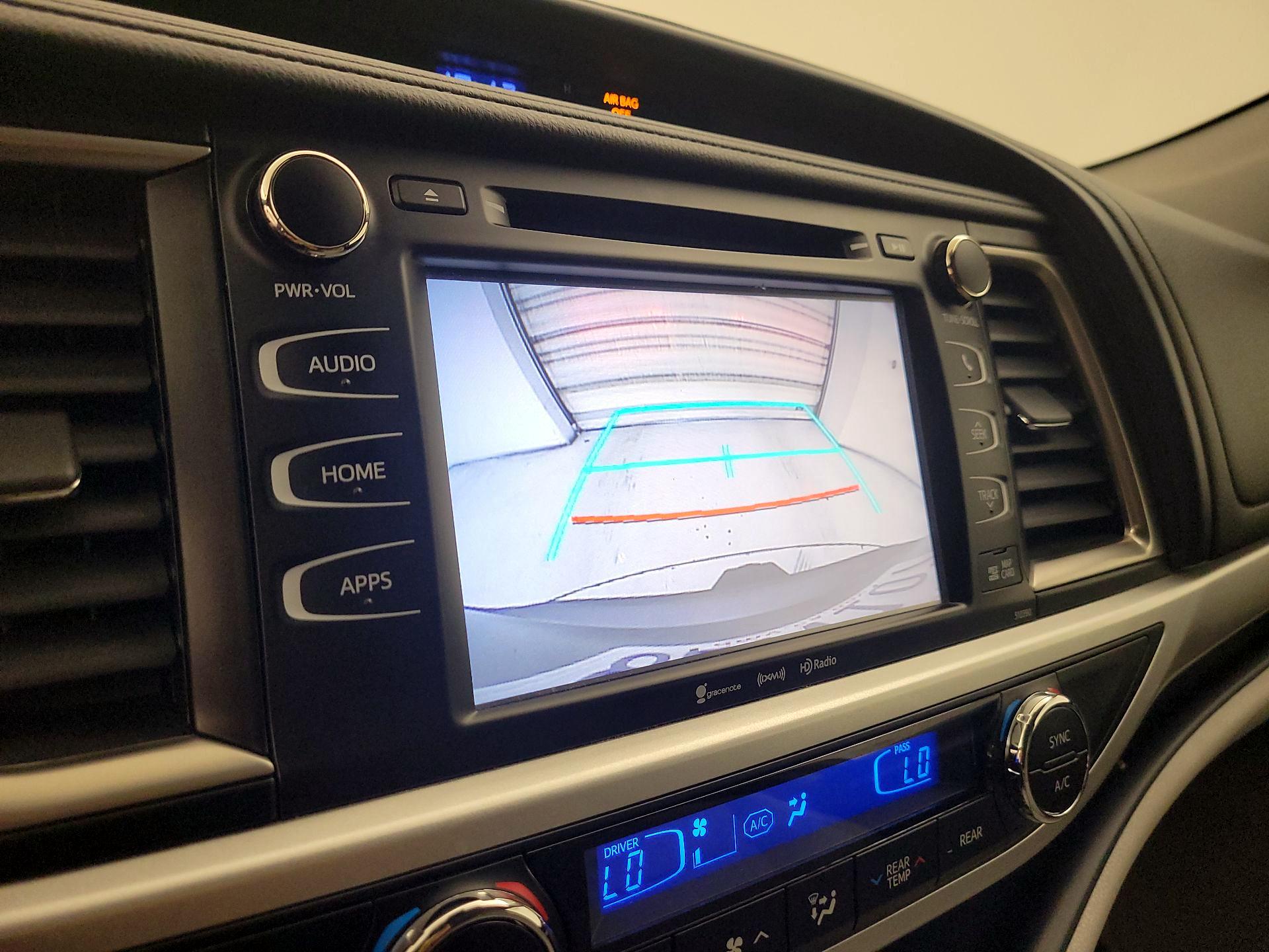 Thumbnail: 2019 Toyota Highlander - 15