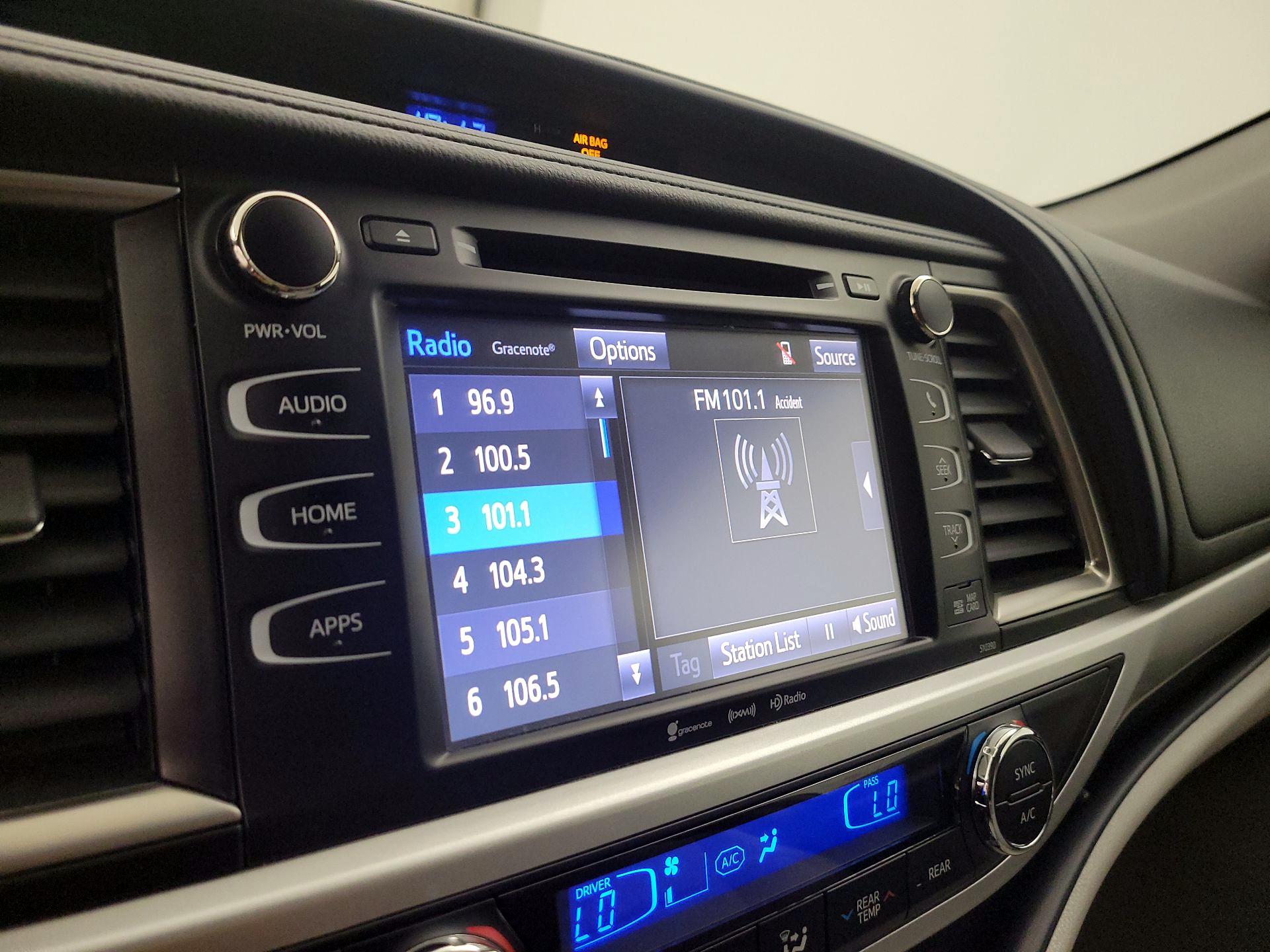 Thumbnail: 2019 Toyota Highlander - 16