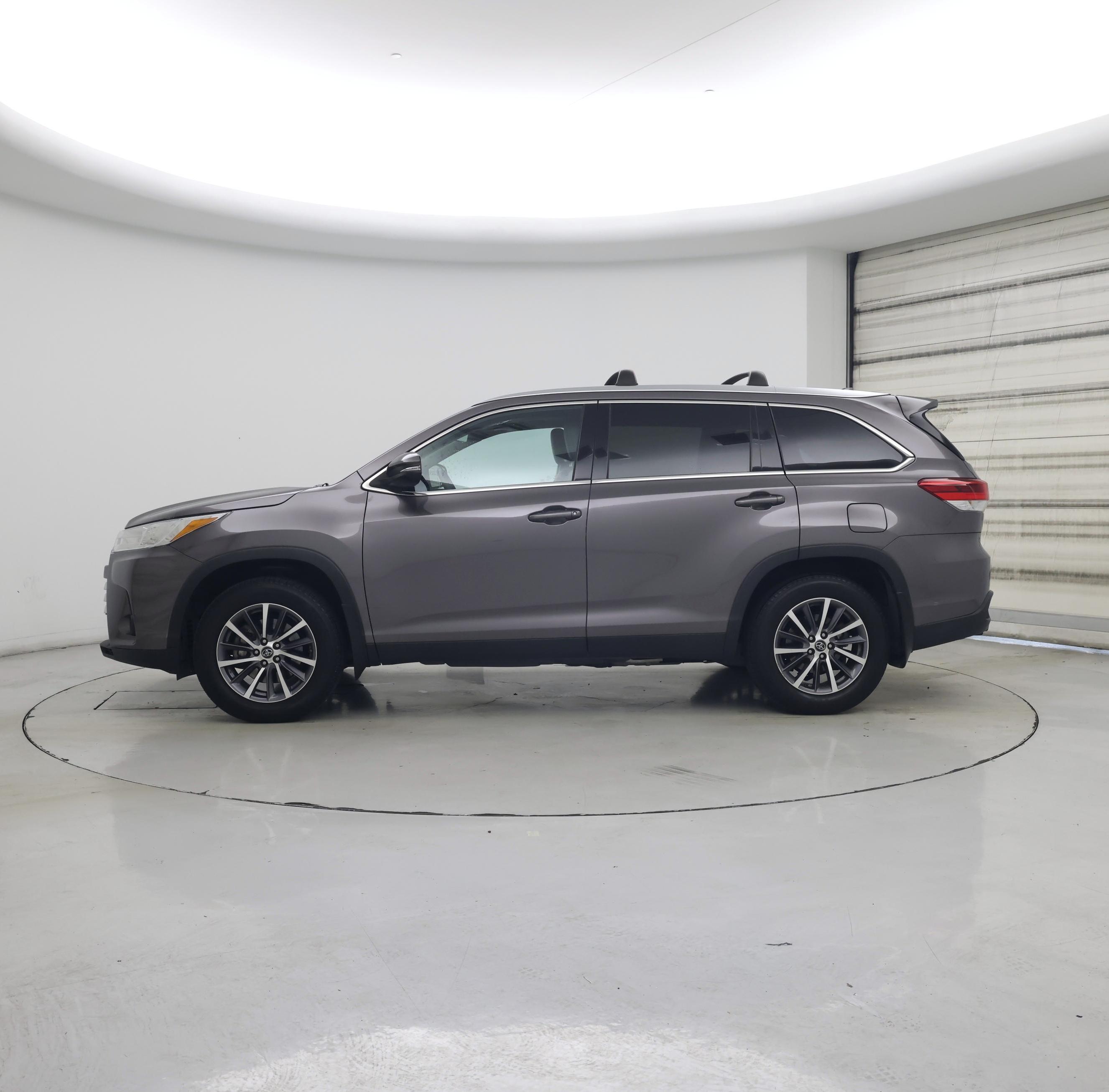 Thumbnail: 2019 Toyota Highlander - 3