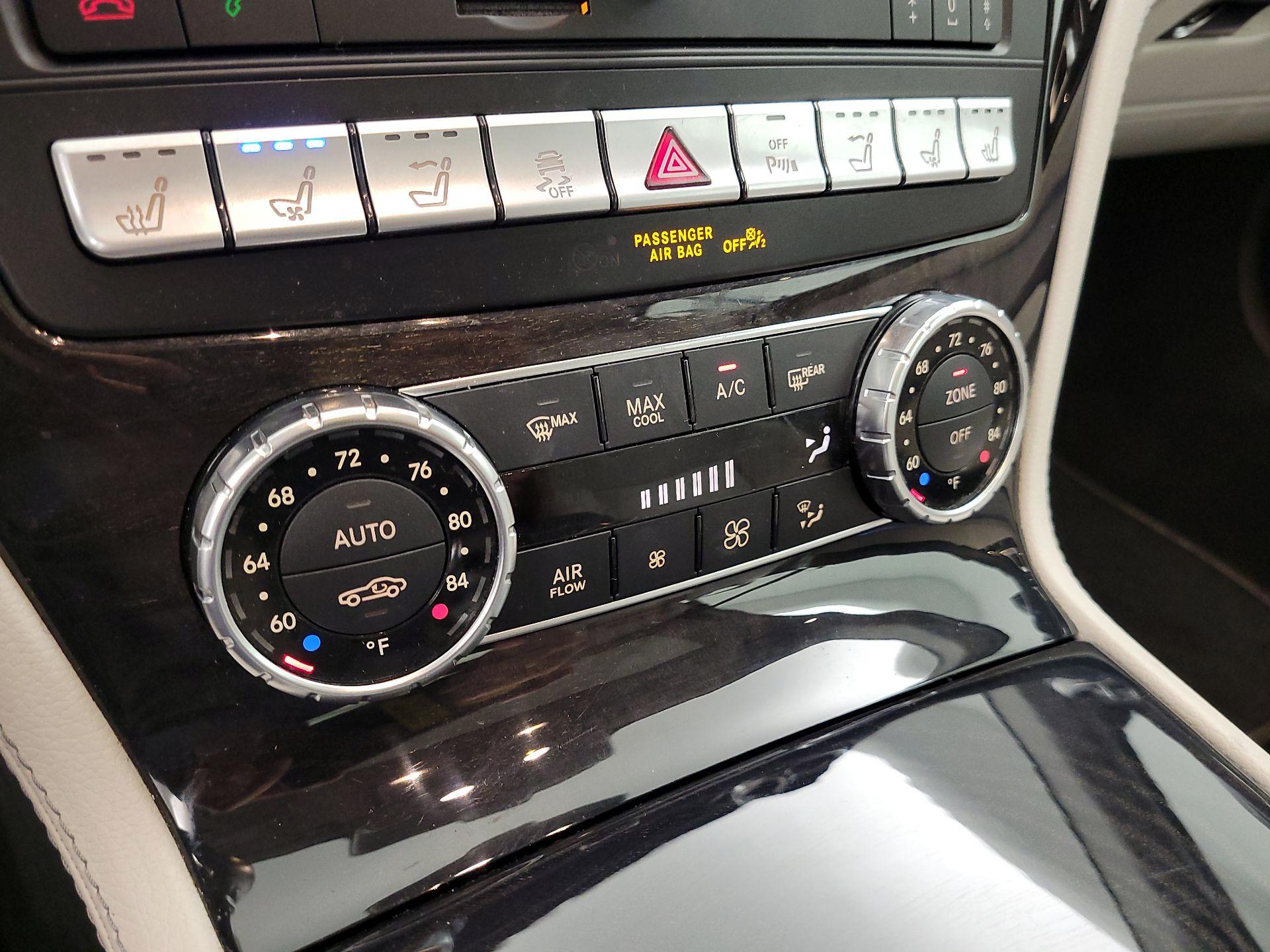 Thumbnail: 2019 Mercedes-Benz SL-Class - 17