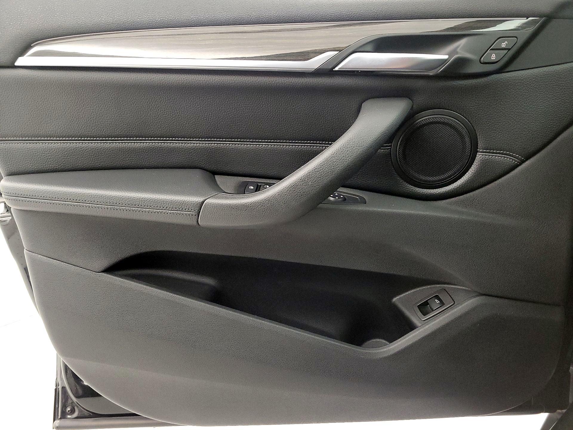 Thumbnail: 2017 BMW X1 - 12