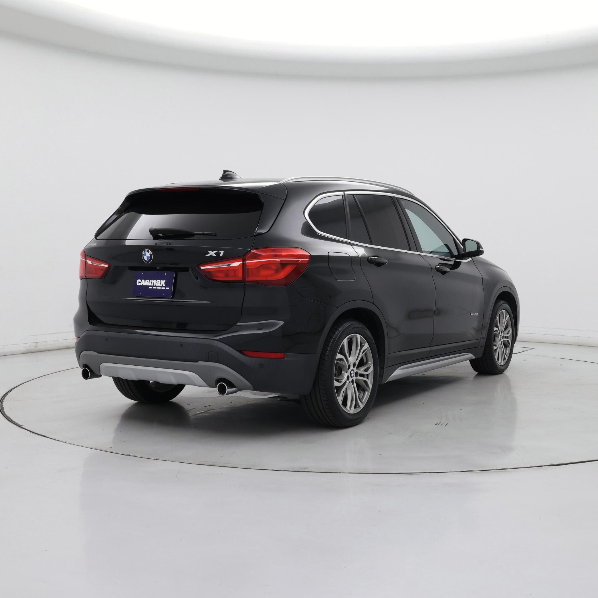 Thumbnail: 2017 BMW X1 - 8