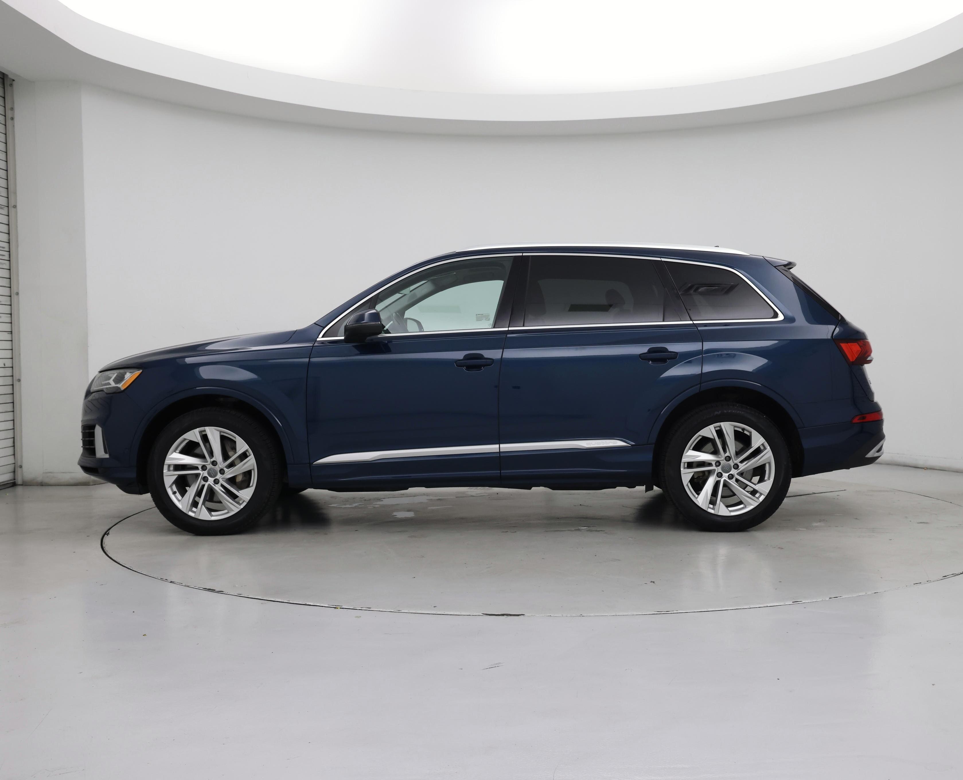 Thumbnail: 2020 Audi Q7 - 3