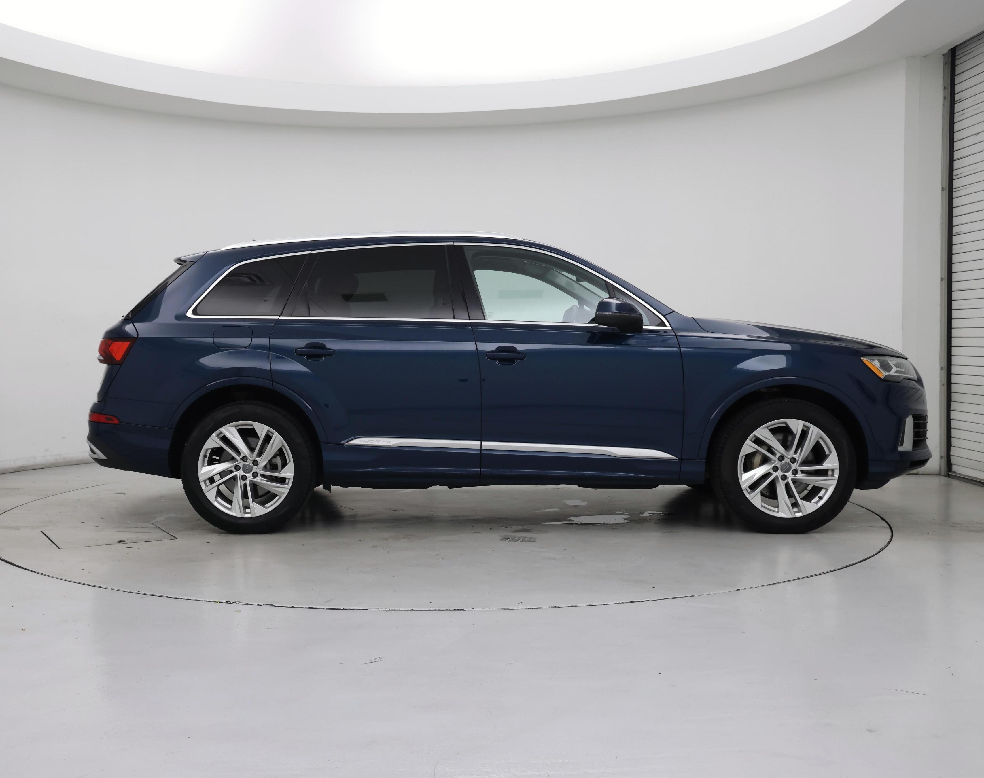Thumbnail: 2020 Audi Q7 - 7
