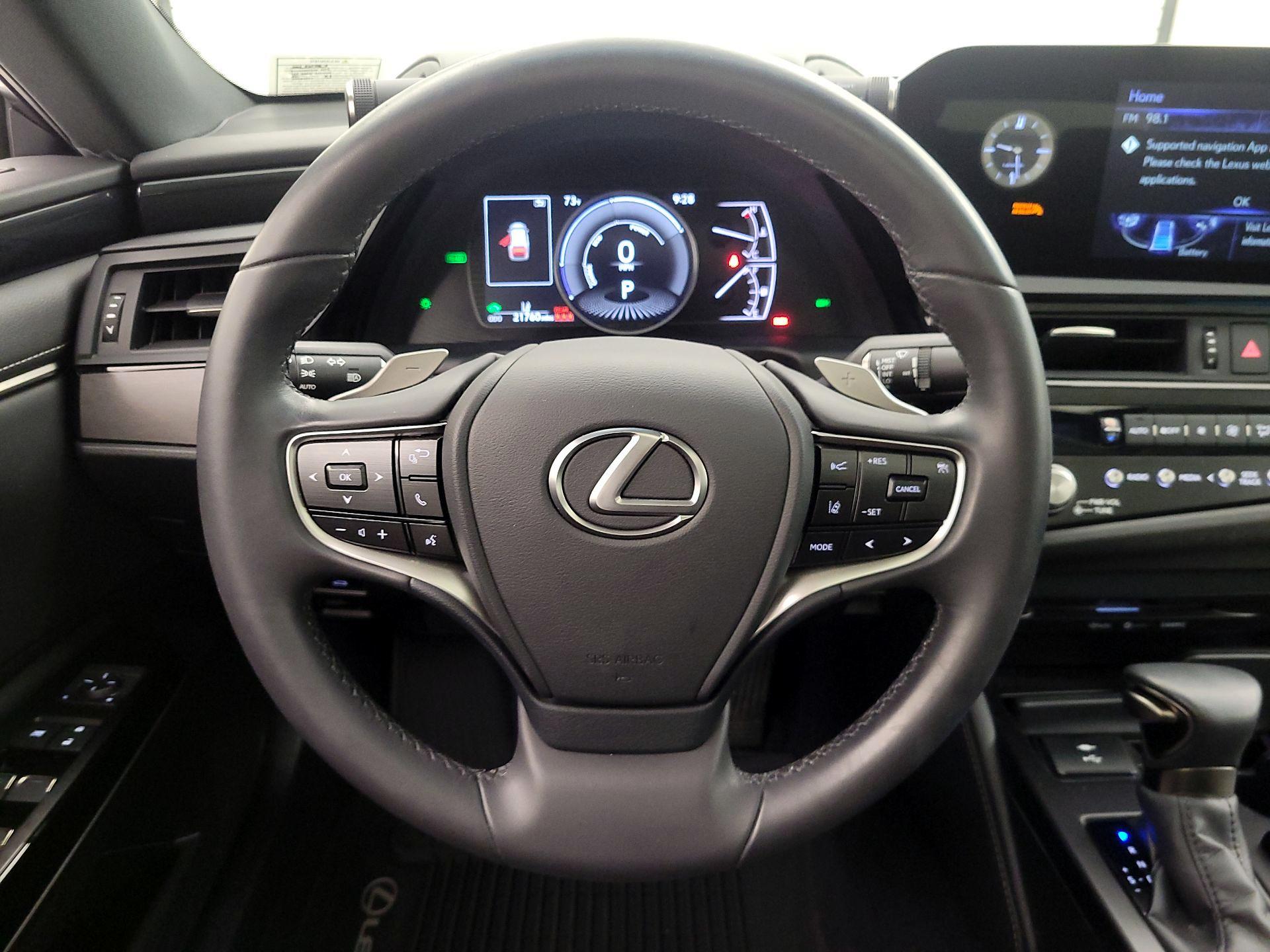 Thumbnail: 2022 Lexus ES - 10