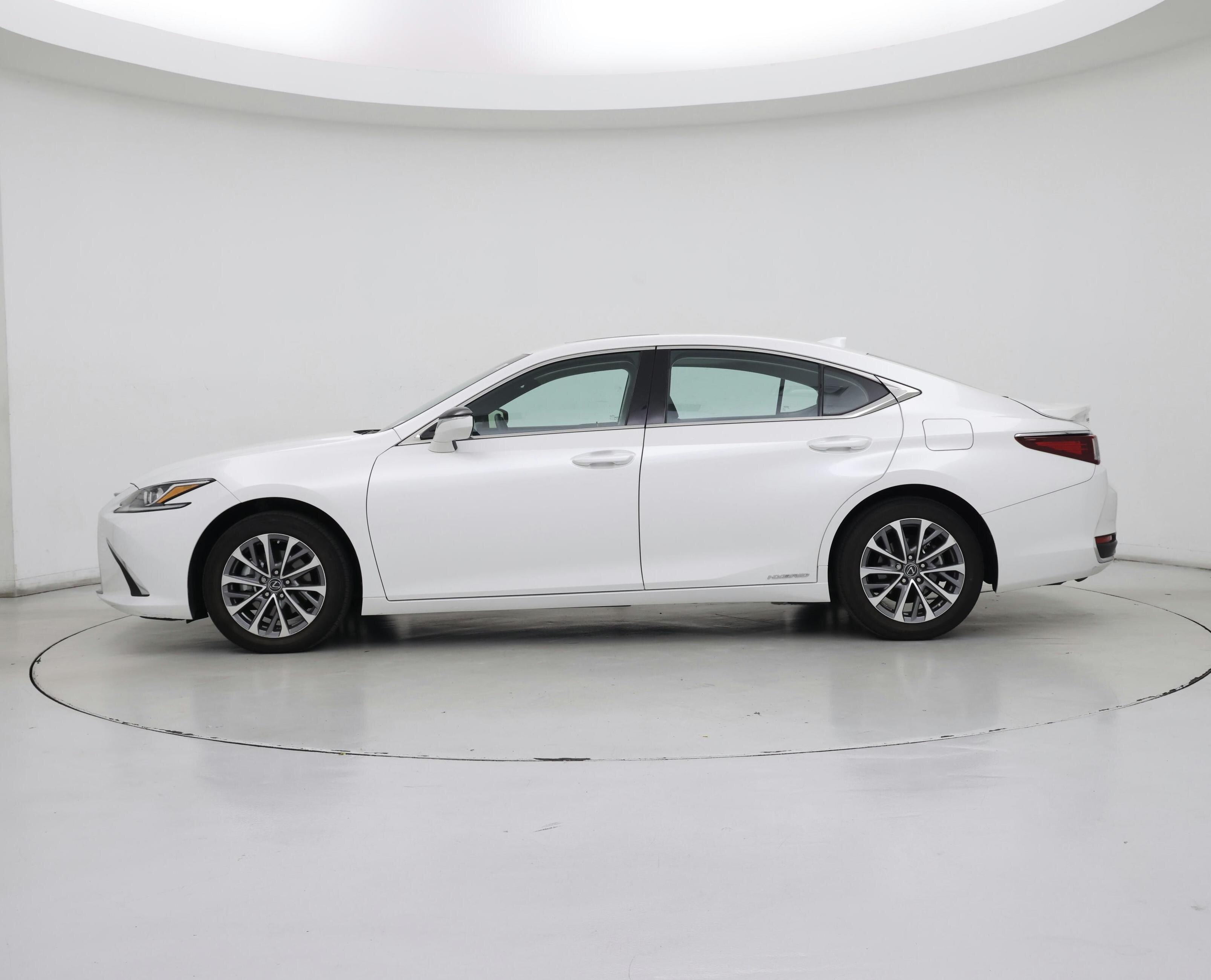 Thumbnail: 2022 Lexus ES - 3