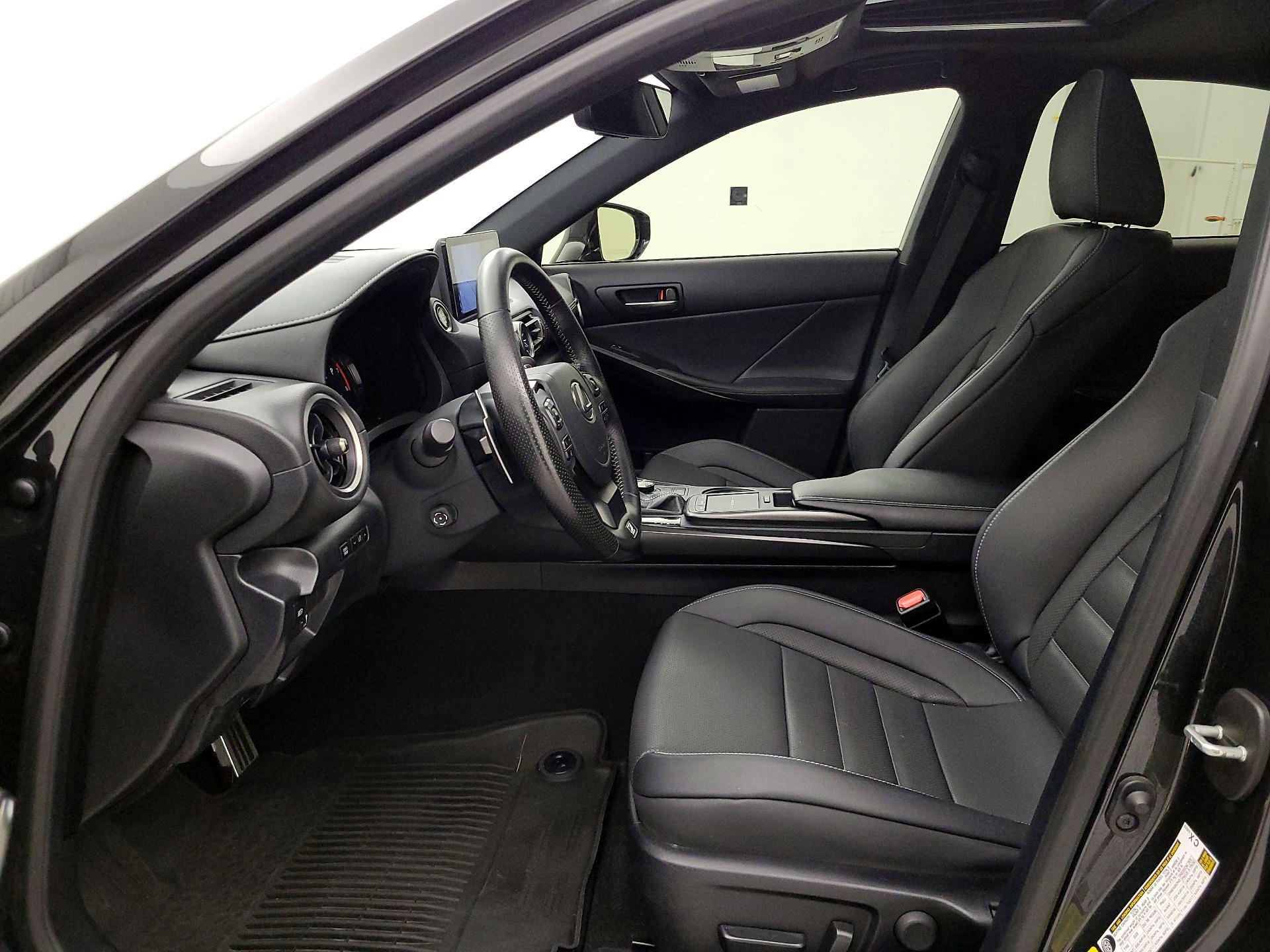 Thumbnail: 2022 Lexus IS - 11