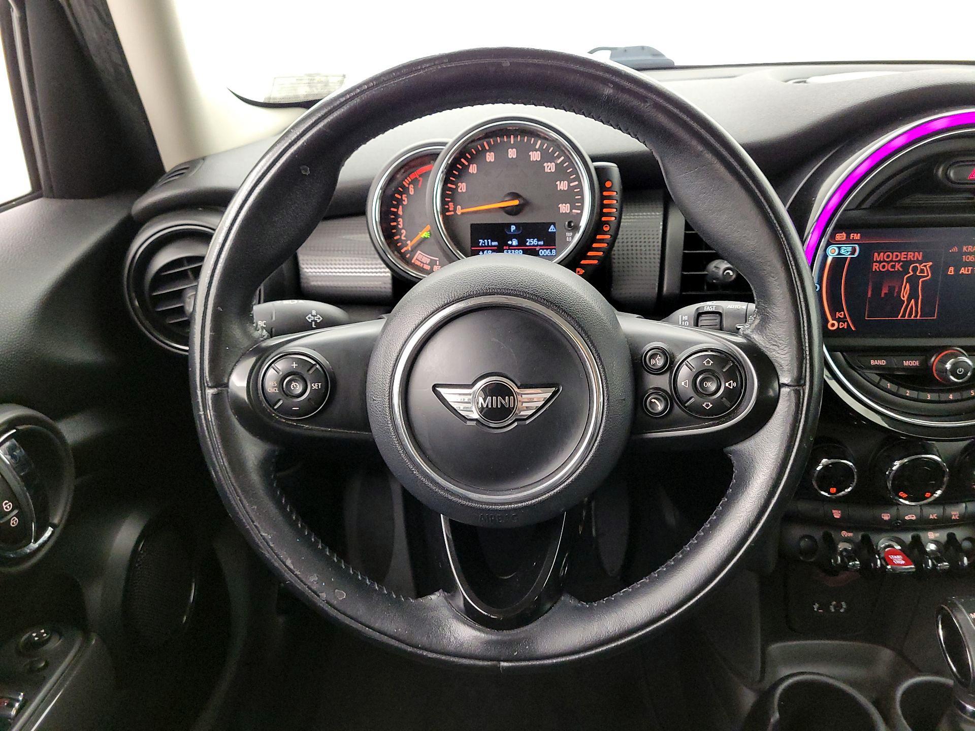 Thumbnail: 2017 MINI Cooper Hardtop - 10