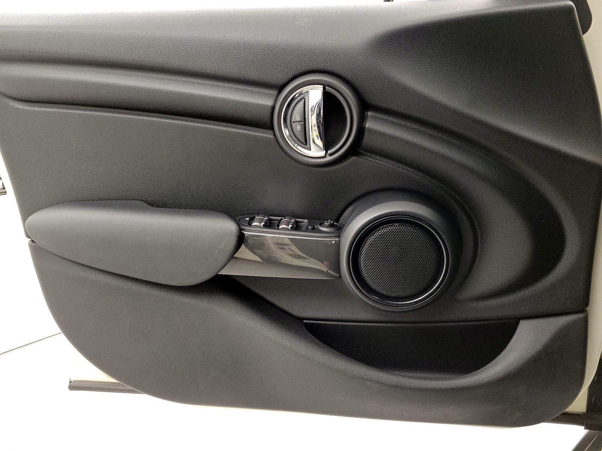 Thumbnail: 2017 MINI Cooper Hardtop - 12