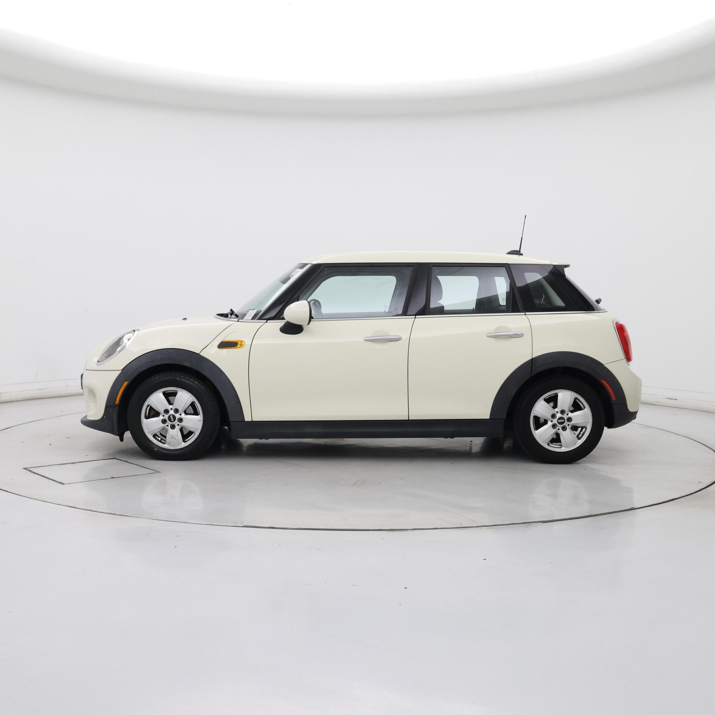 Thumbnail: 2017 MINI Cooper Hardtop - 3