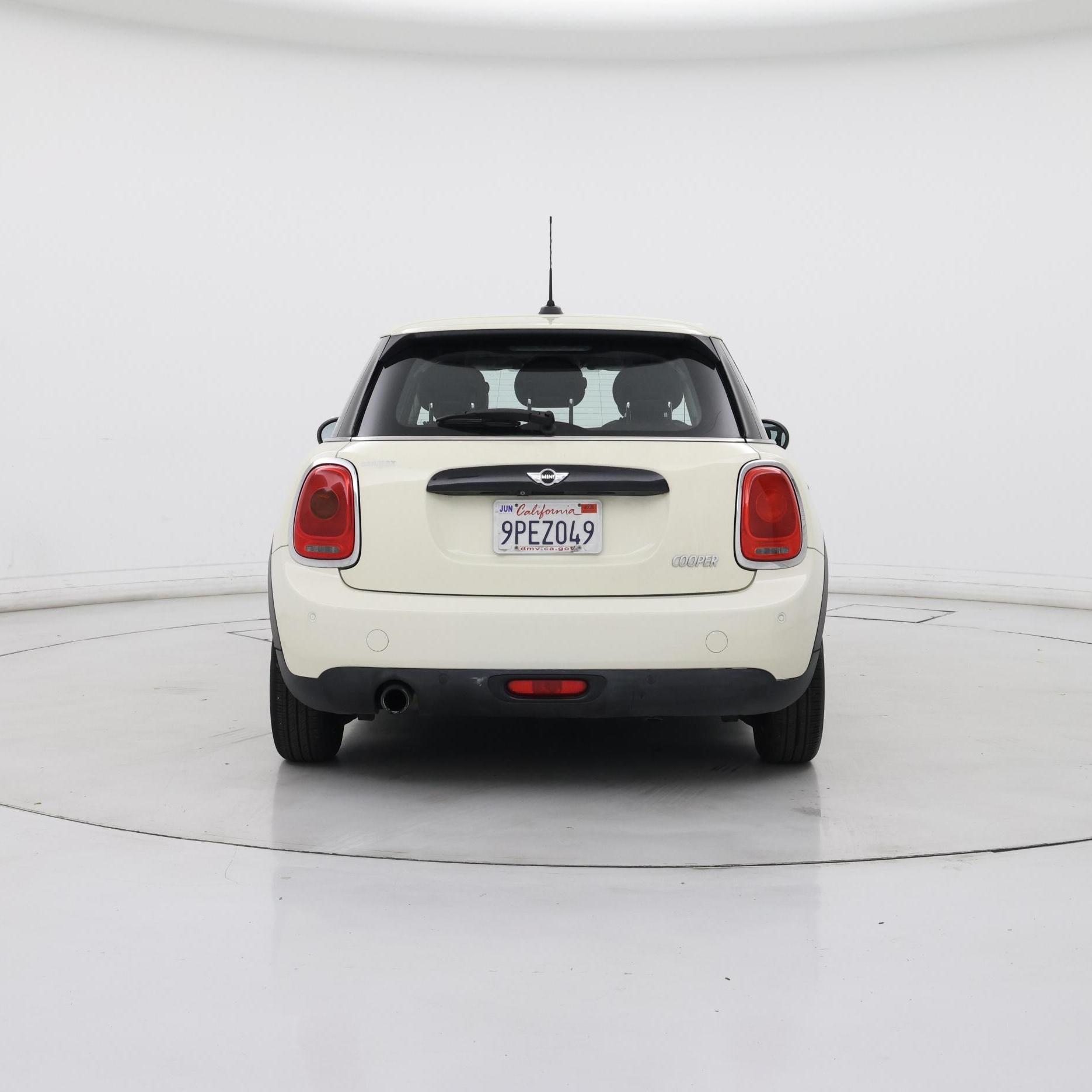 Thumbnail: 2017 MINI Cooper Hardtop - 6