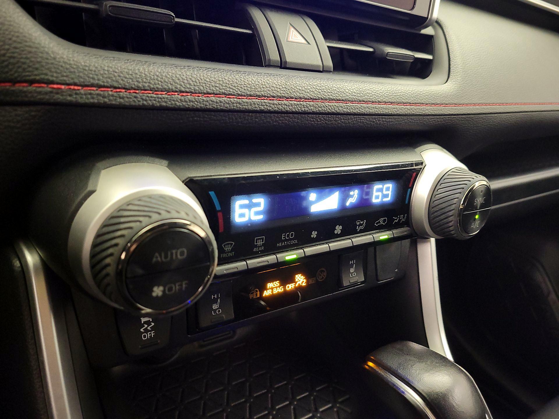 Thumbnail: 2023 Toyota RAV4 - 16