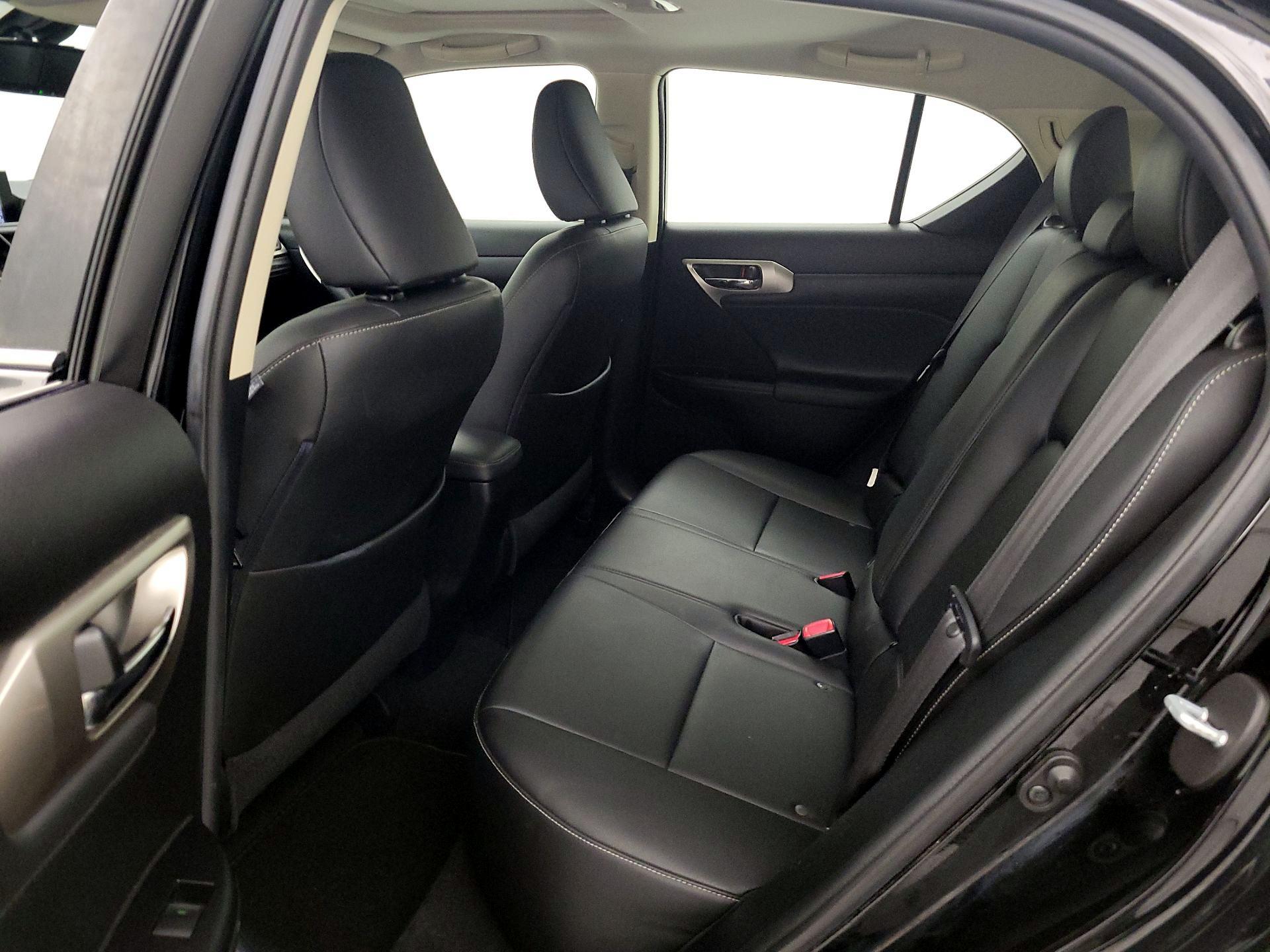 Thumbnail: 2015 Lexus CT - 18