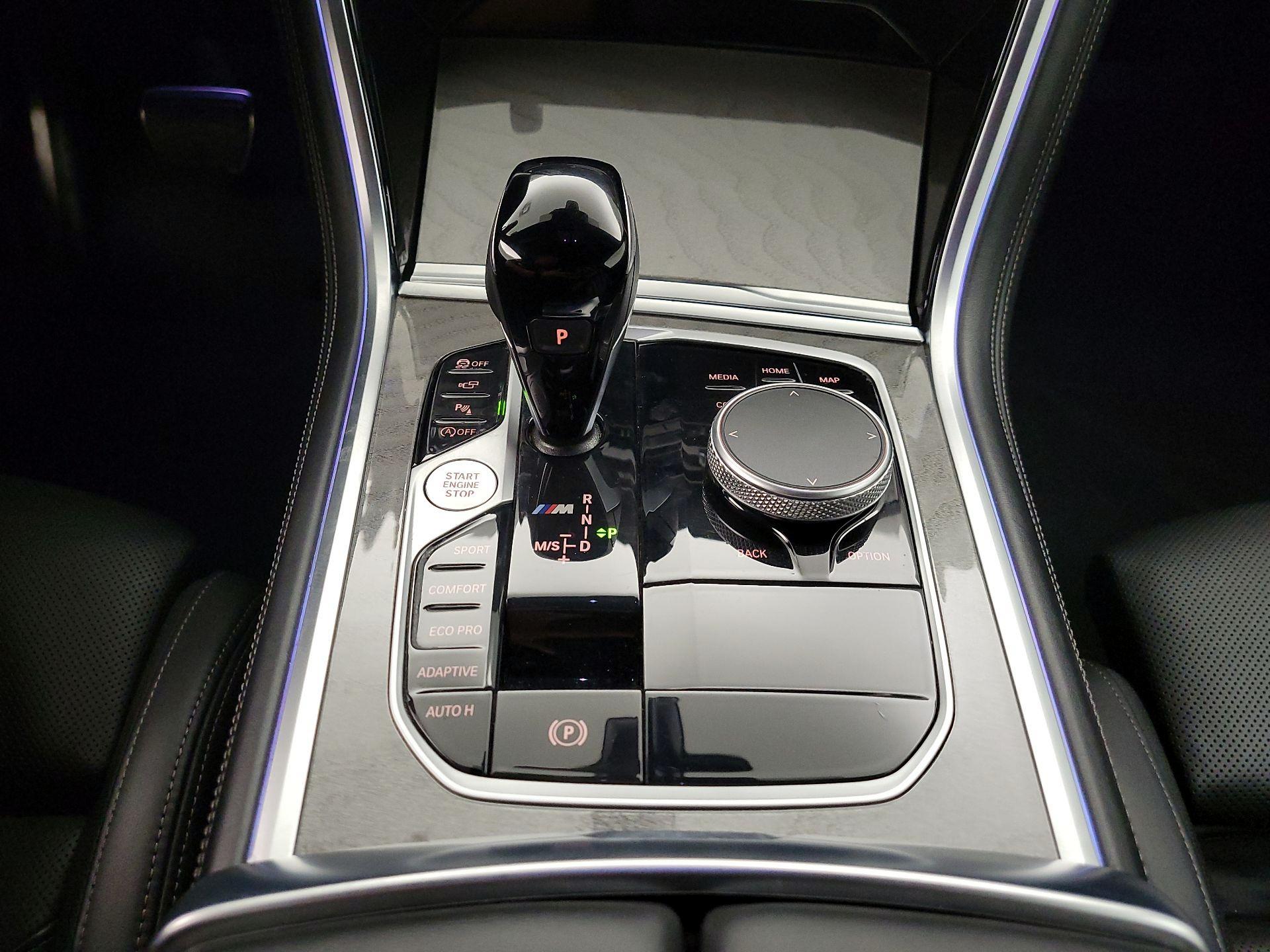 Thumbnail: 2022 BMW 8 Series - 18