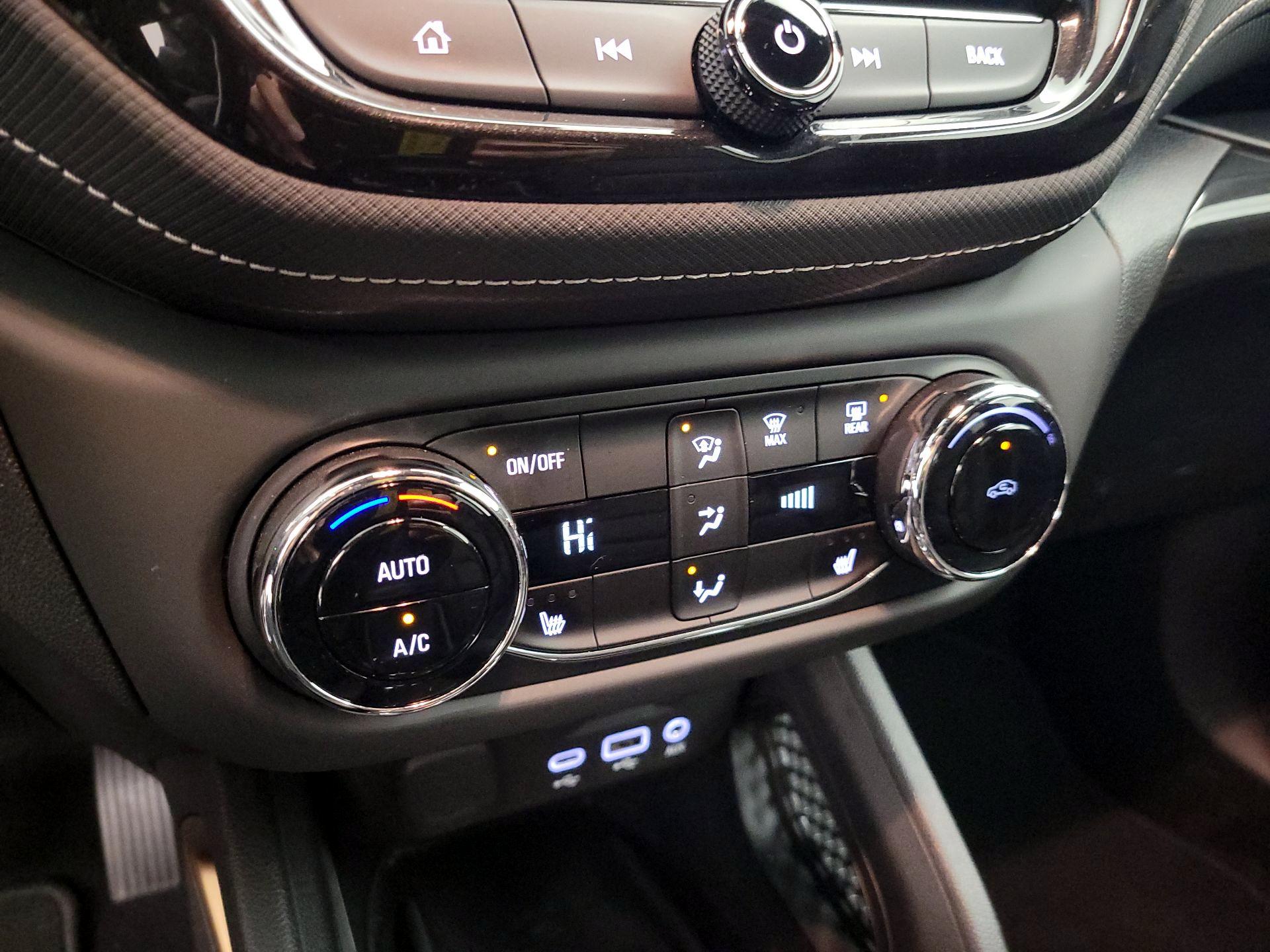 Thumbnail: 2022 Chevrolet TrailBlazer - 16