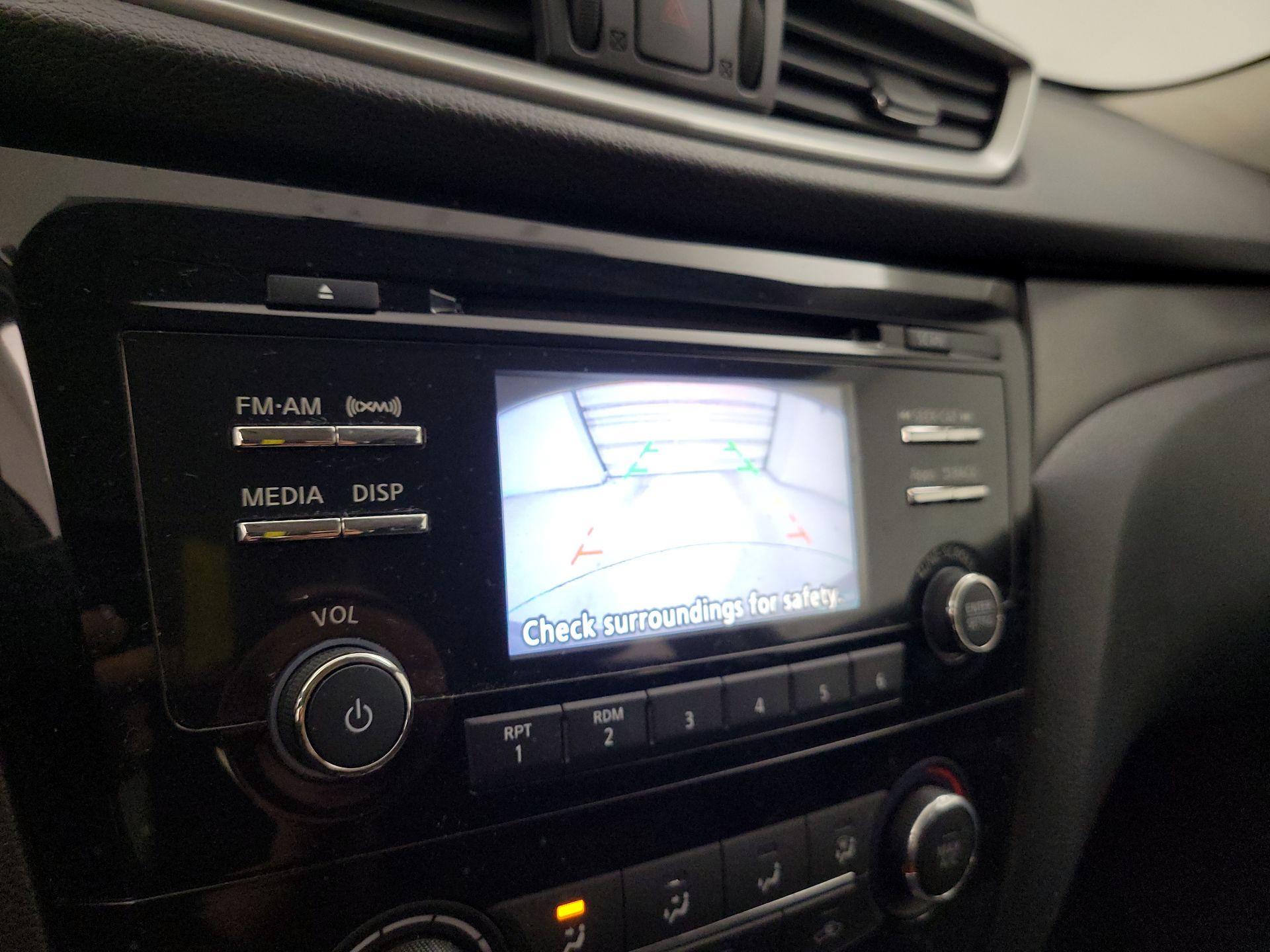 Thumbnail: 2016 Nissan Rogue - 14