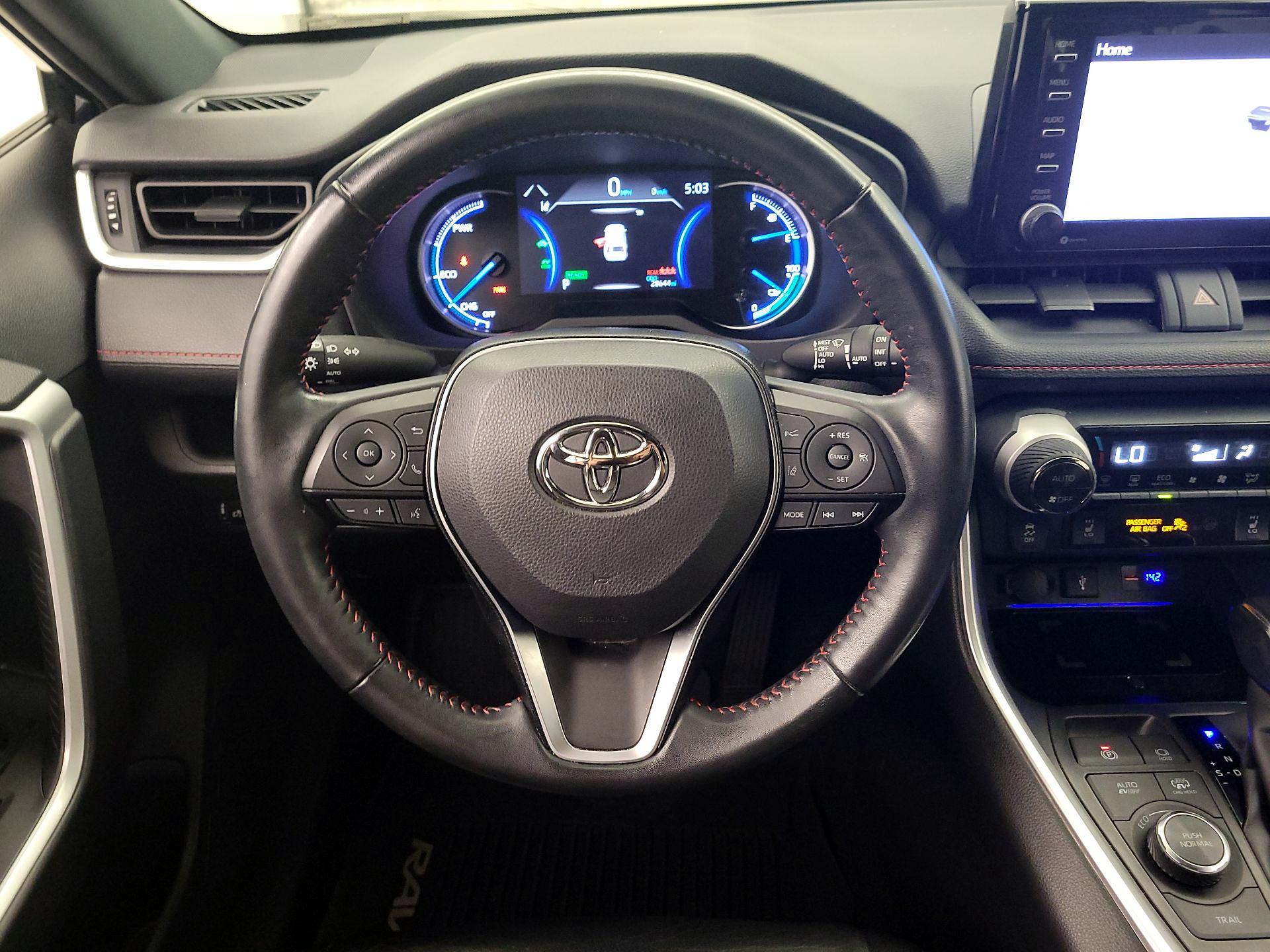 Thumbnail: 2021 Toyota RAV4 - 10