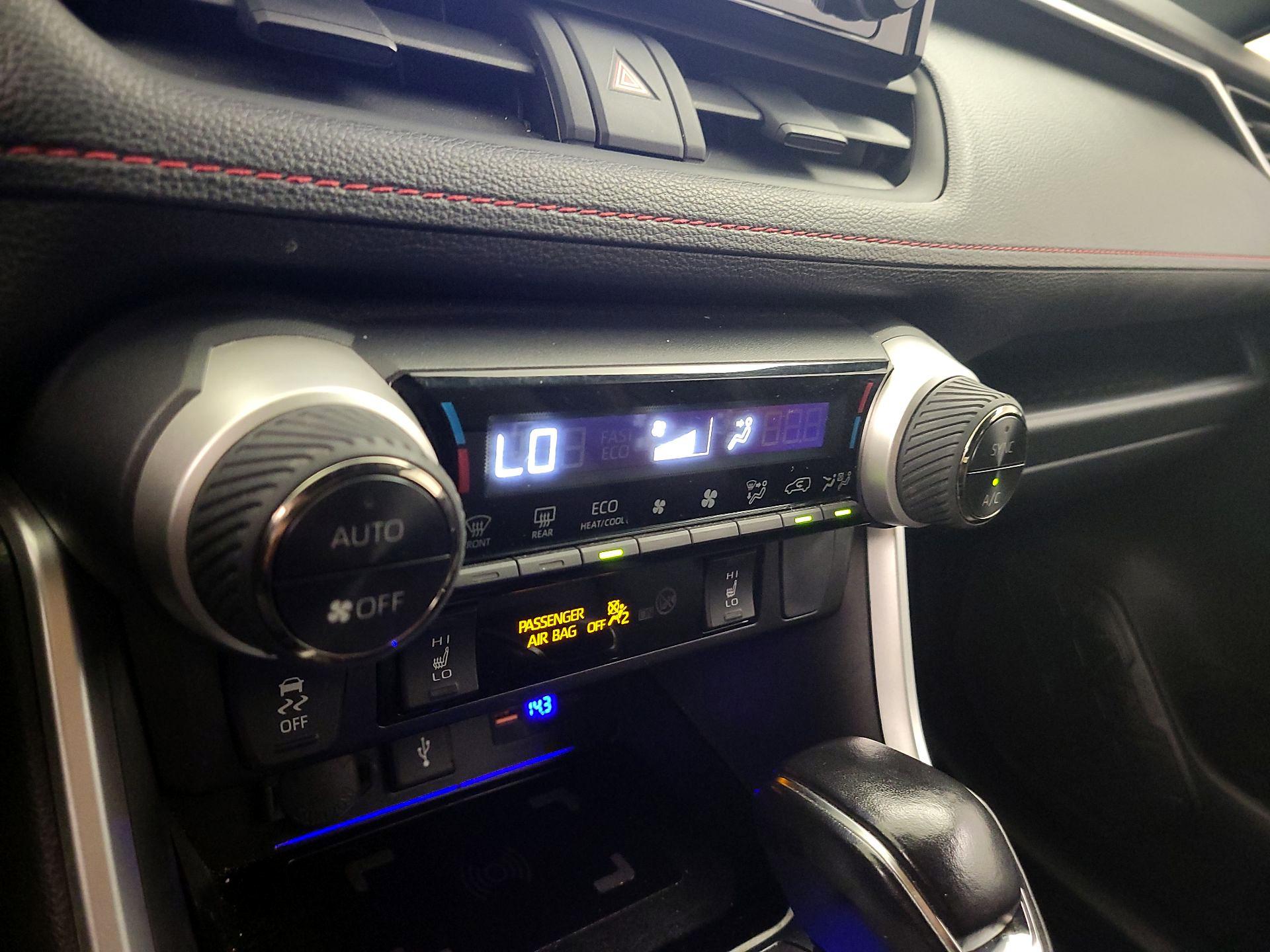 Thumbnail: 2021 Toyota RAV4 - 16