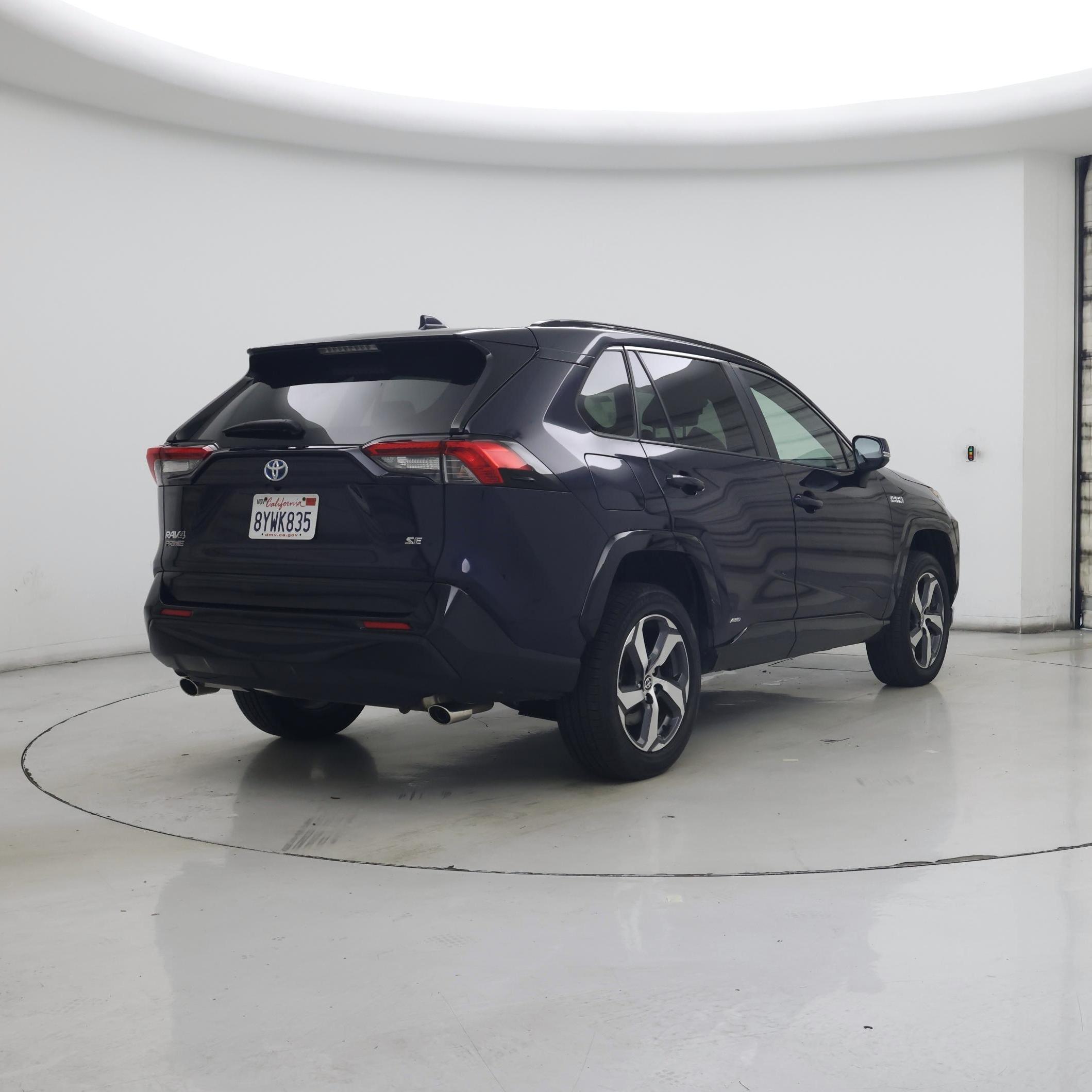 Thumbnail: 2021 Toyota RAV4 - 8