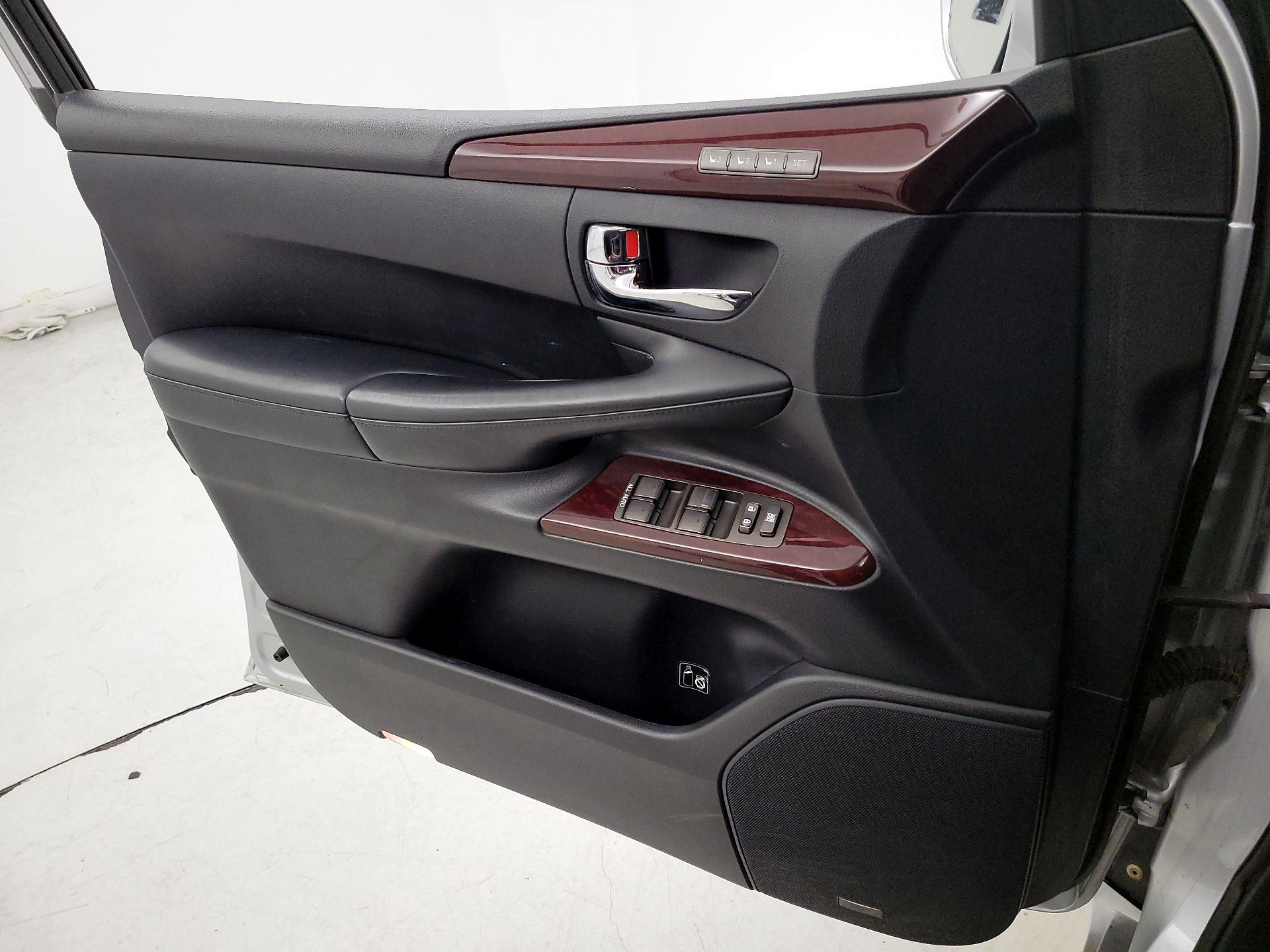 Thumbnail: 2014 Lexus LX - 12