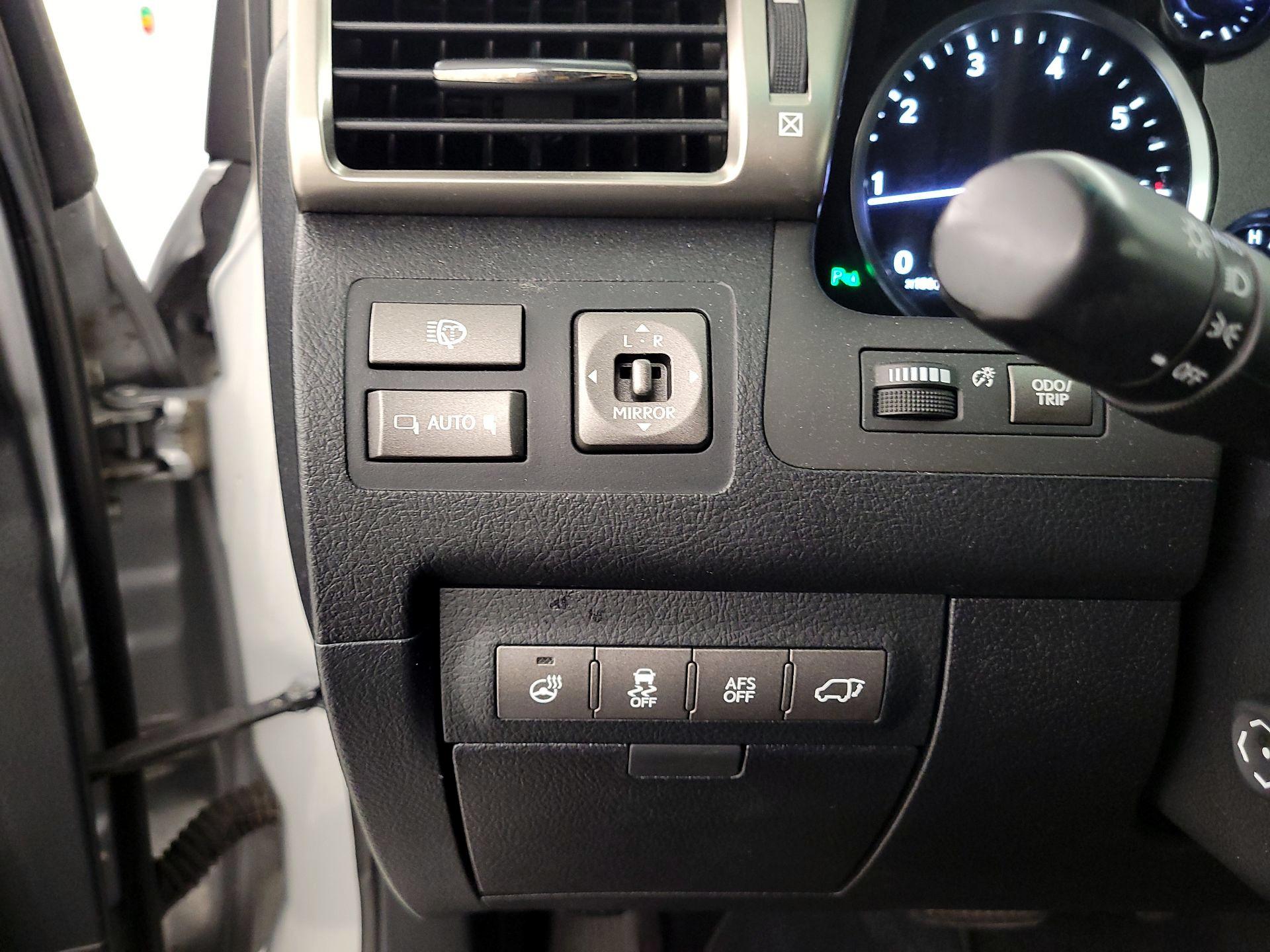 Thumbnail: 2014 Lexus LX - 13