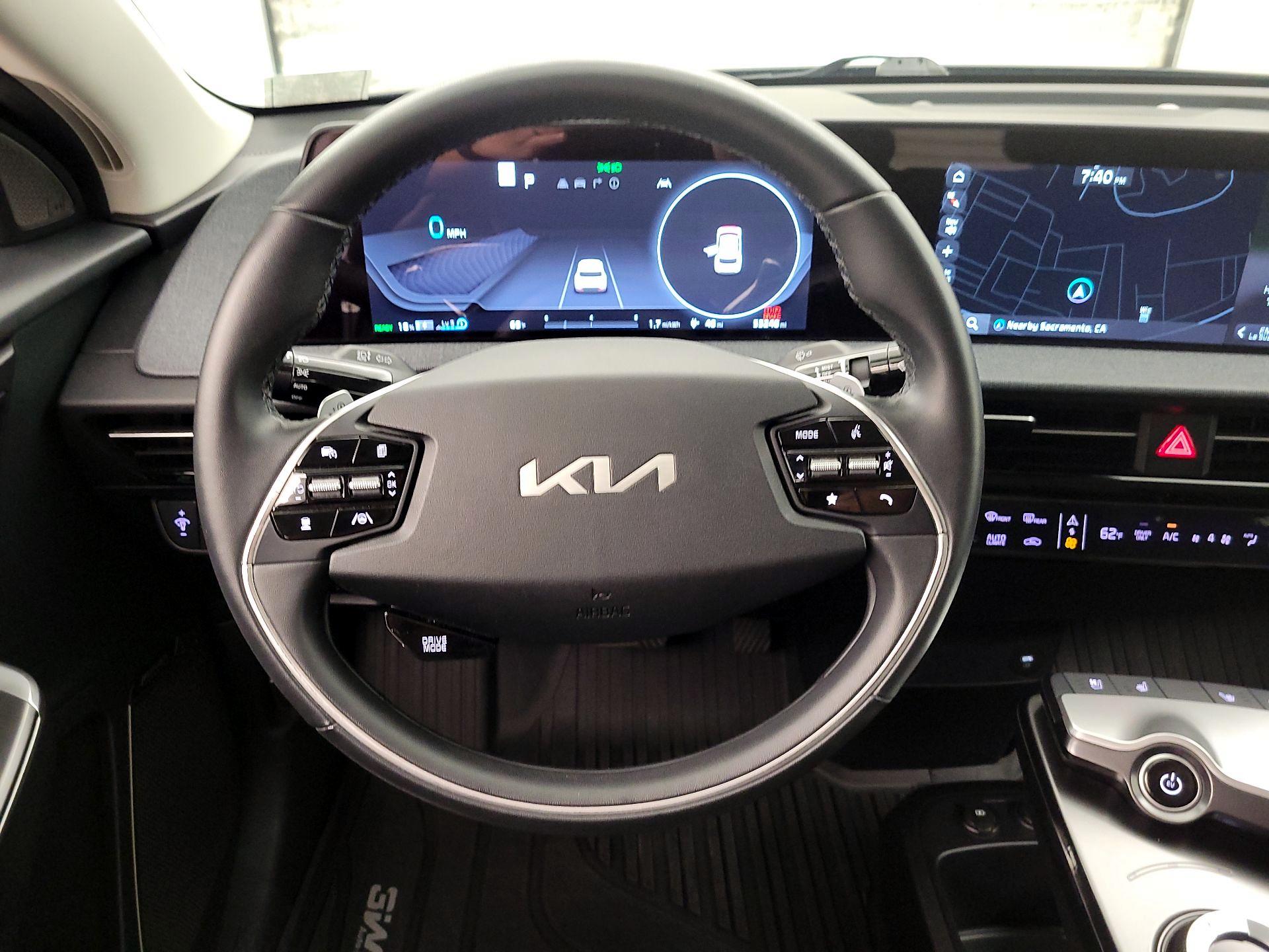 Thumbnail: 2022 Kia EV6 - 10