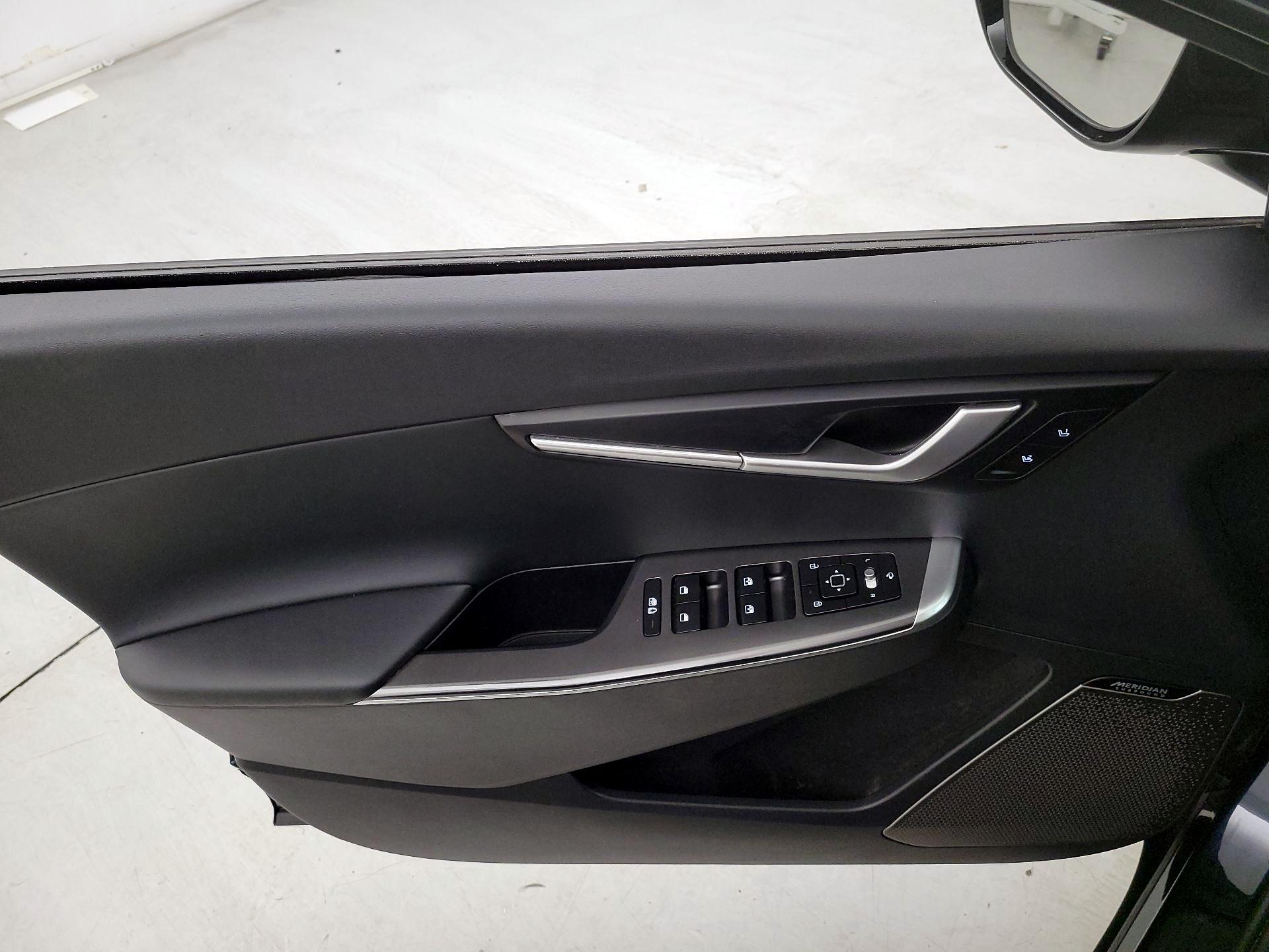 Thumbnail: 2022 Kia EV6 - 12