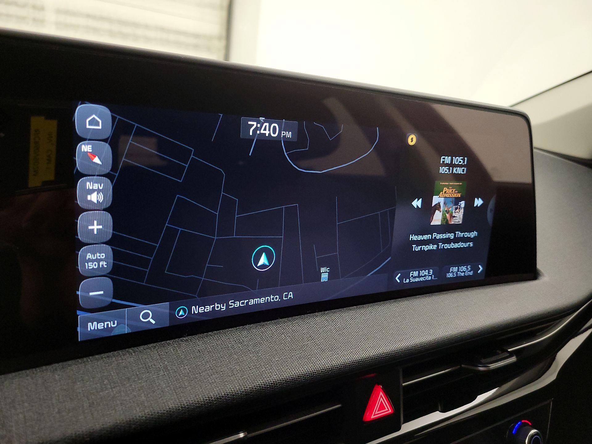 Thumbnail: 2022 Kia EV6 - 14