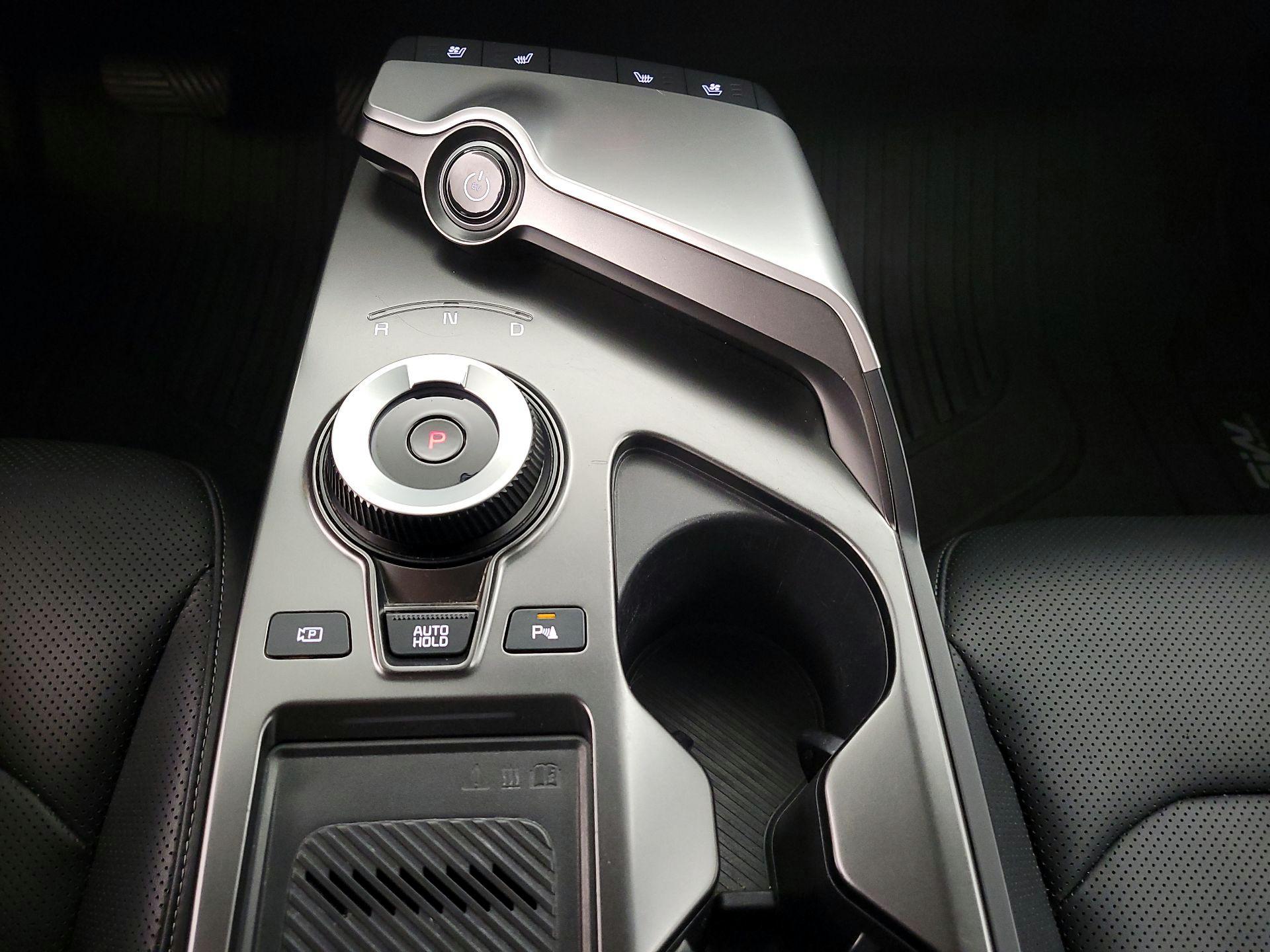 Thumbnail: 2022 Kia EV6 - 18