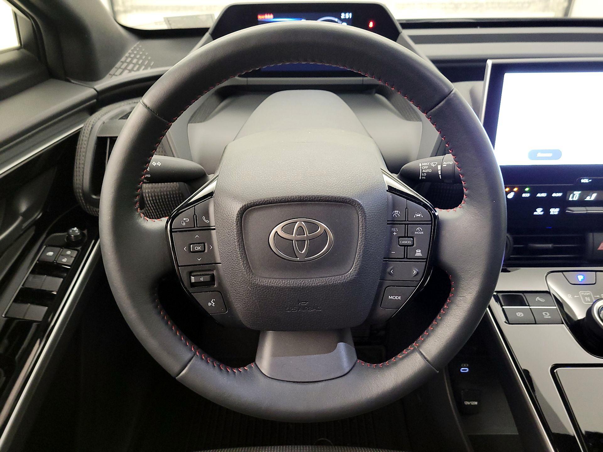 Thumbnail: 2025 Toyota bZ4X - 10