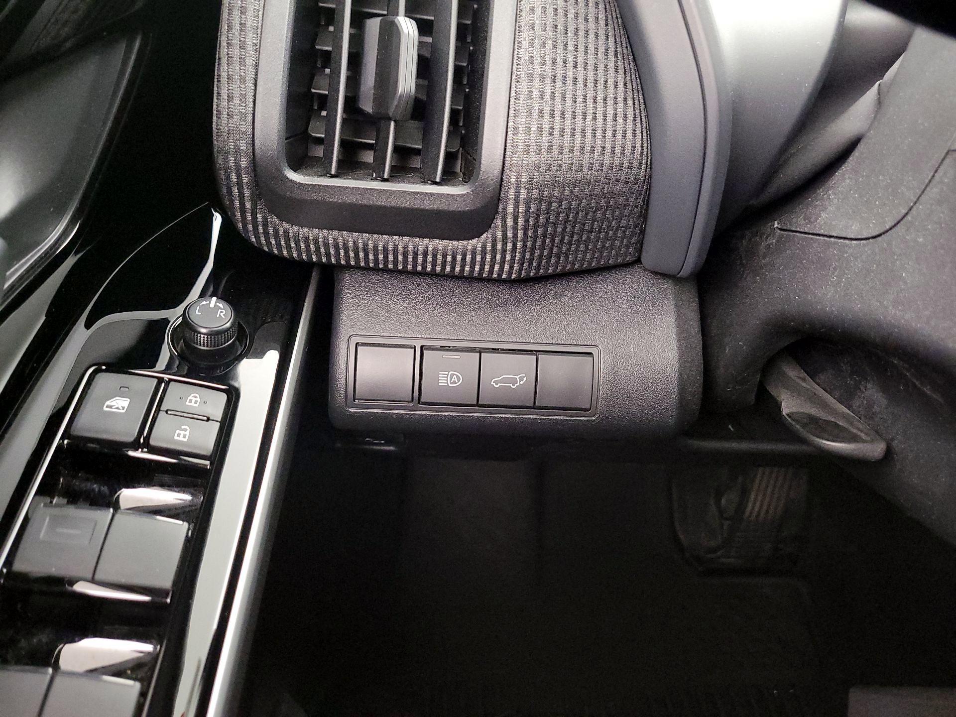 Thumbnail: 2025 Toyota bZ4X - 13