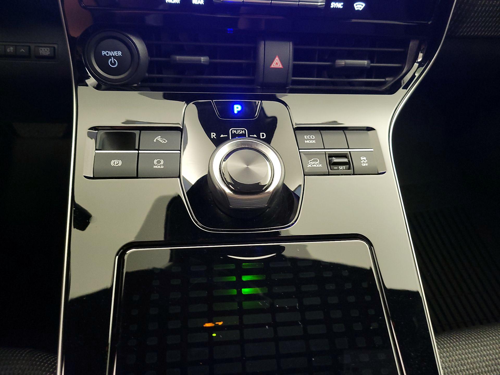 Thumbnail: 2025 Toyota bZ4X - 17