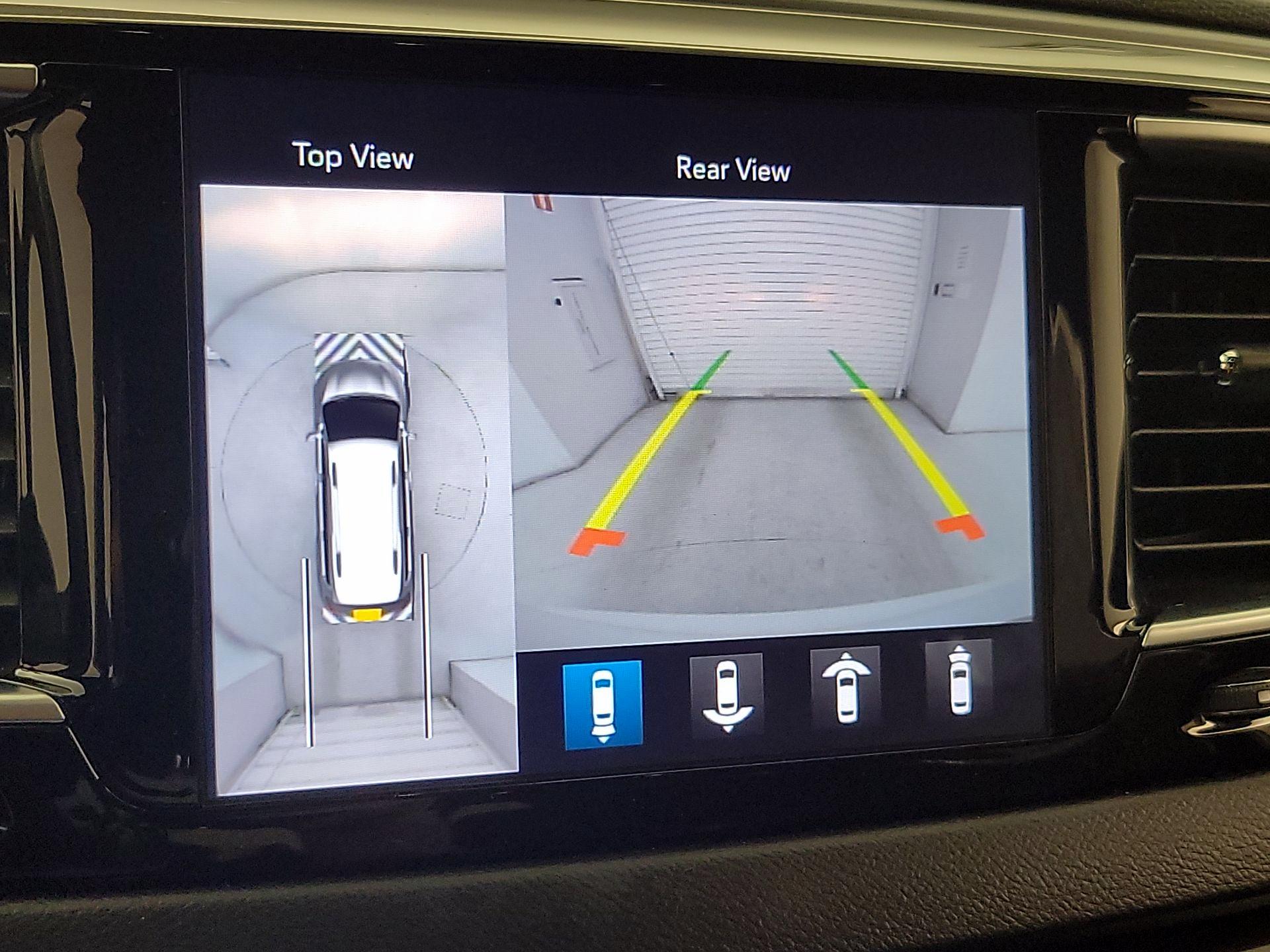 Thumbnail: 2019 Chrysler Pacifica - 15