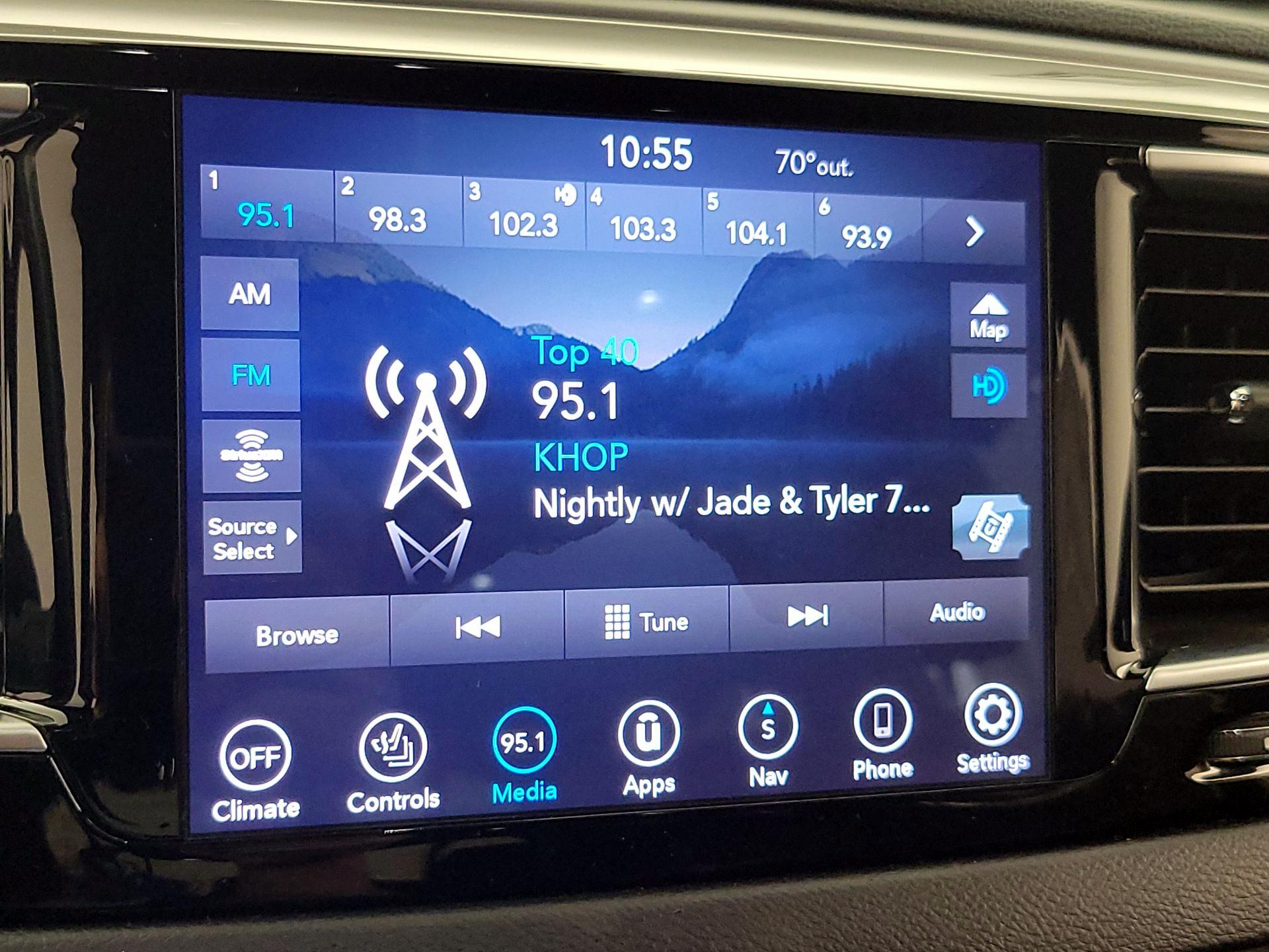 Thumbnail: 2019 Chrysler Pacifica - 16