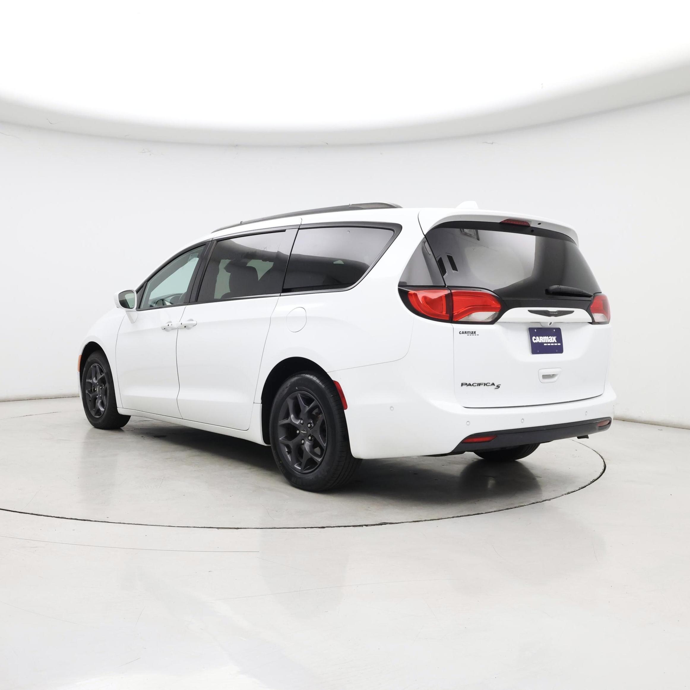 Thumbnail: 2019 Chrysler Pacifica - 2