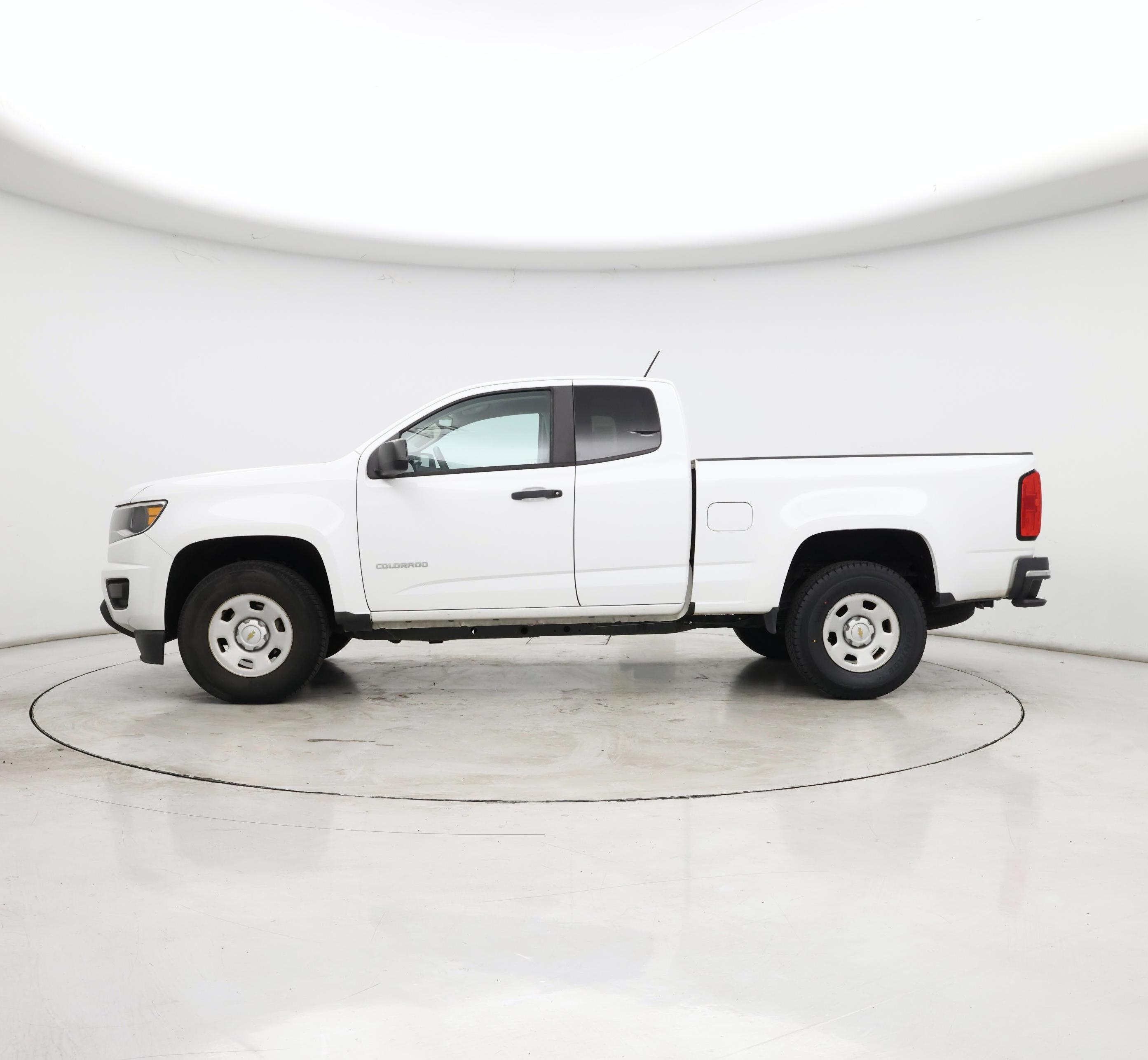 Thumbnail: 2019 Chevrolet Colorado - 3