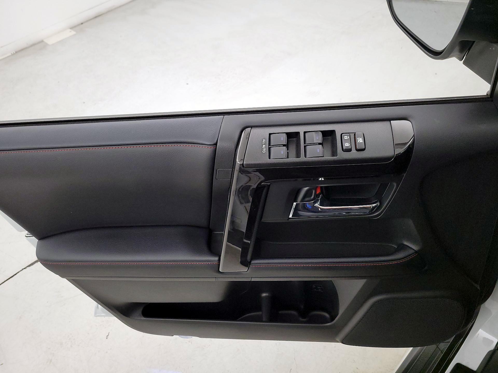 Thumbnail: 2024 Toyota 4Runner - 12