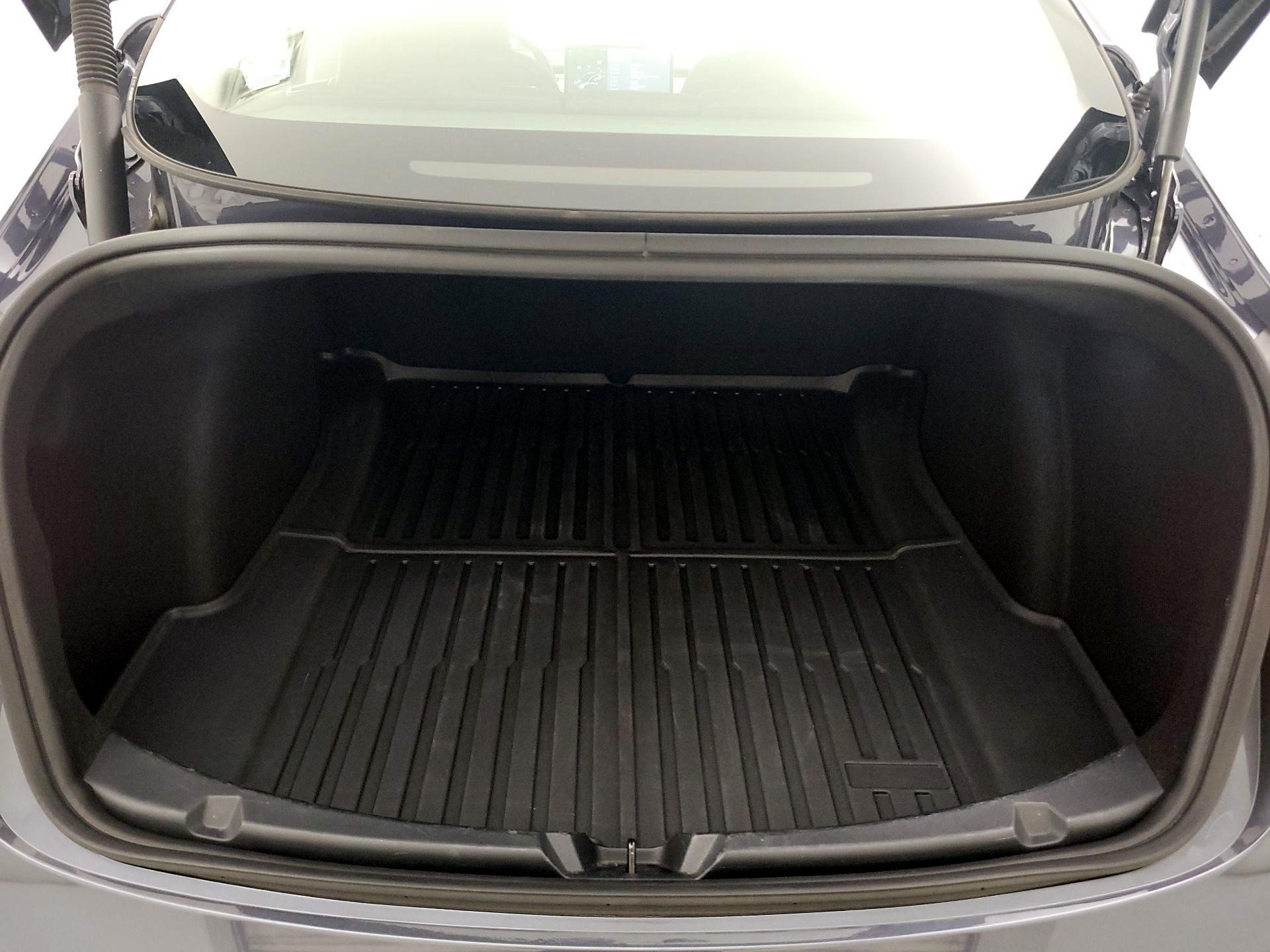 Thumbnail: 2023 Tesla Model 3 - 19