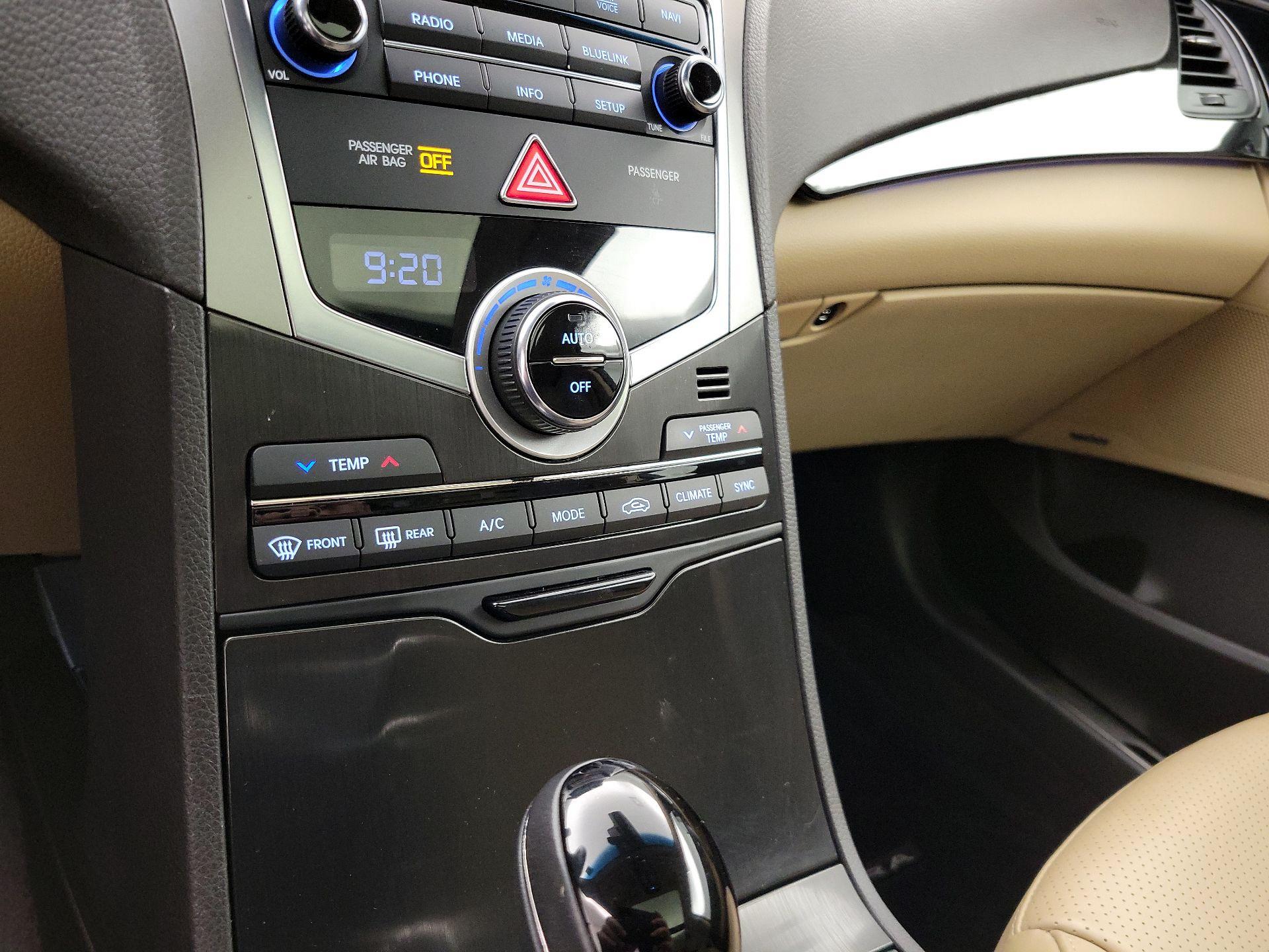 Thumbnail: 2017 Hyundai Azera - 17