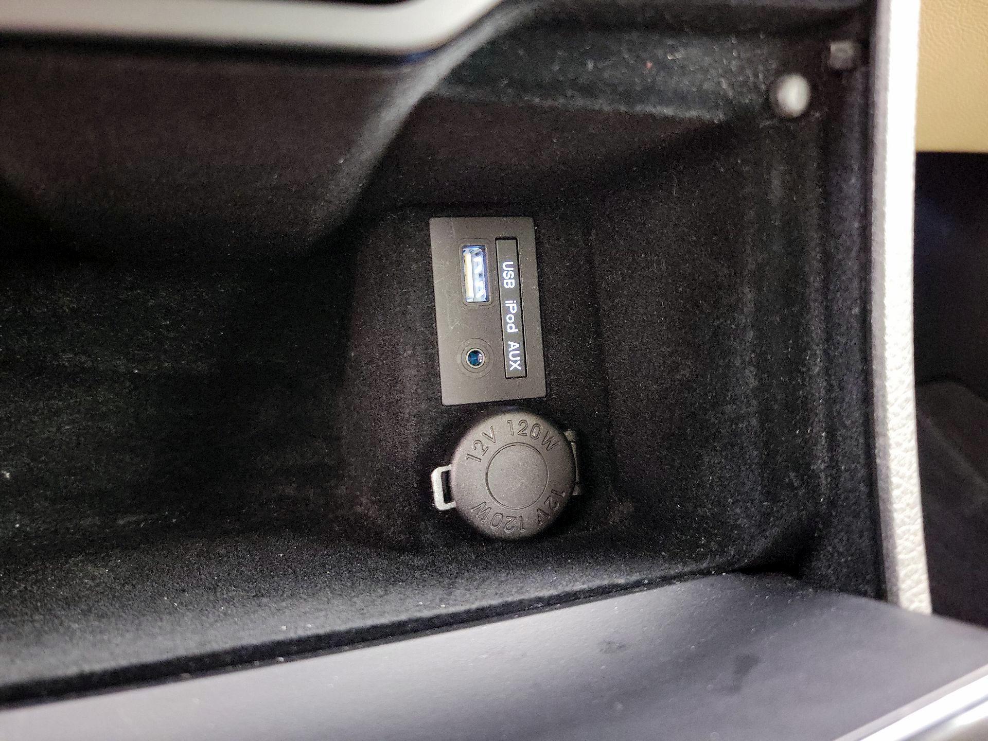 Thumbnail: 2017 Hyundai Azera - 19