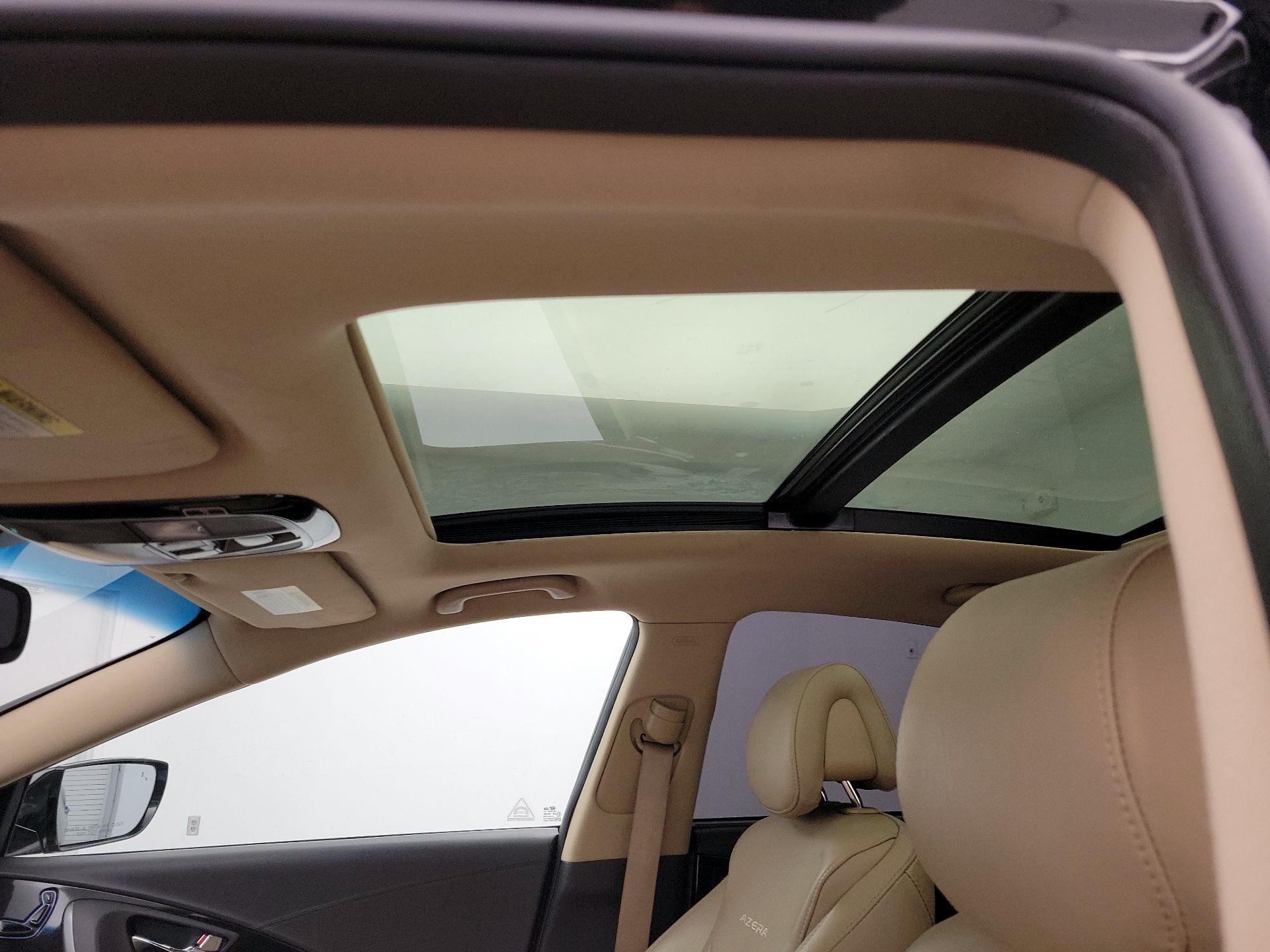 Thumbnail: 2017 Hyundai Azera - 20