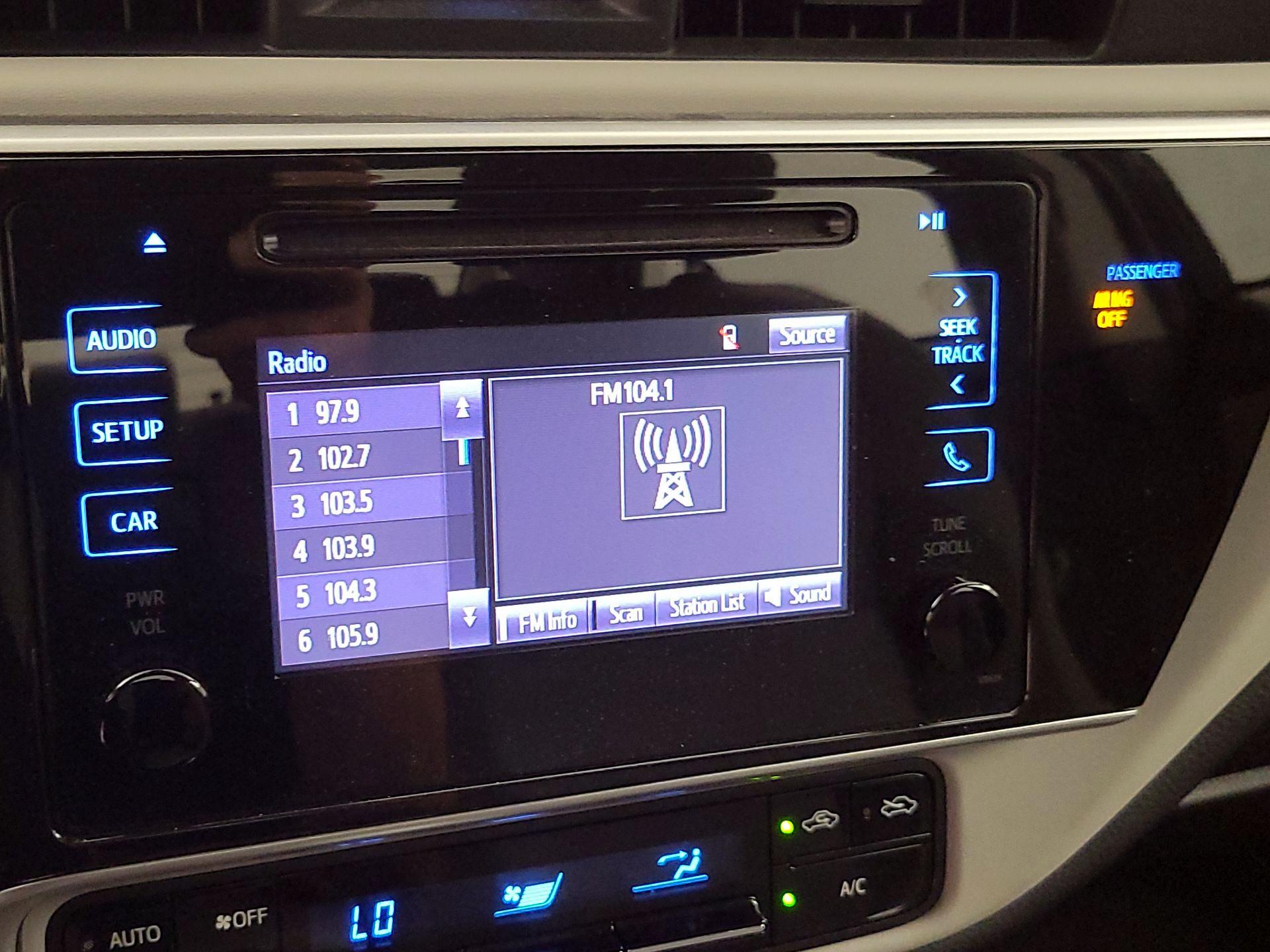 Thumbnail: 2018 Toyota Corolla - 15